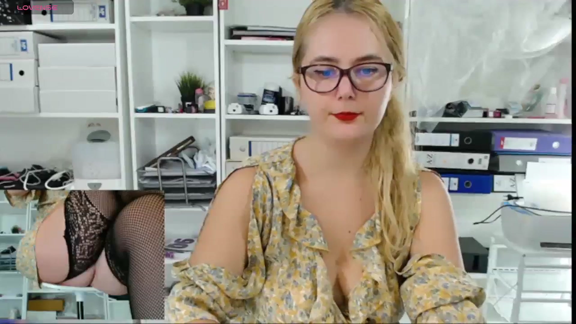 Gallery image thumbnail from IT_Ariana's myfreecams stream on, 10/26/2023, 20:14 image 5 of 20