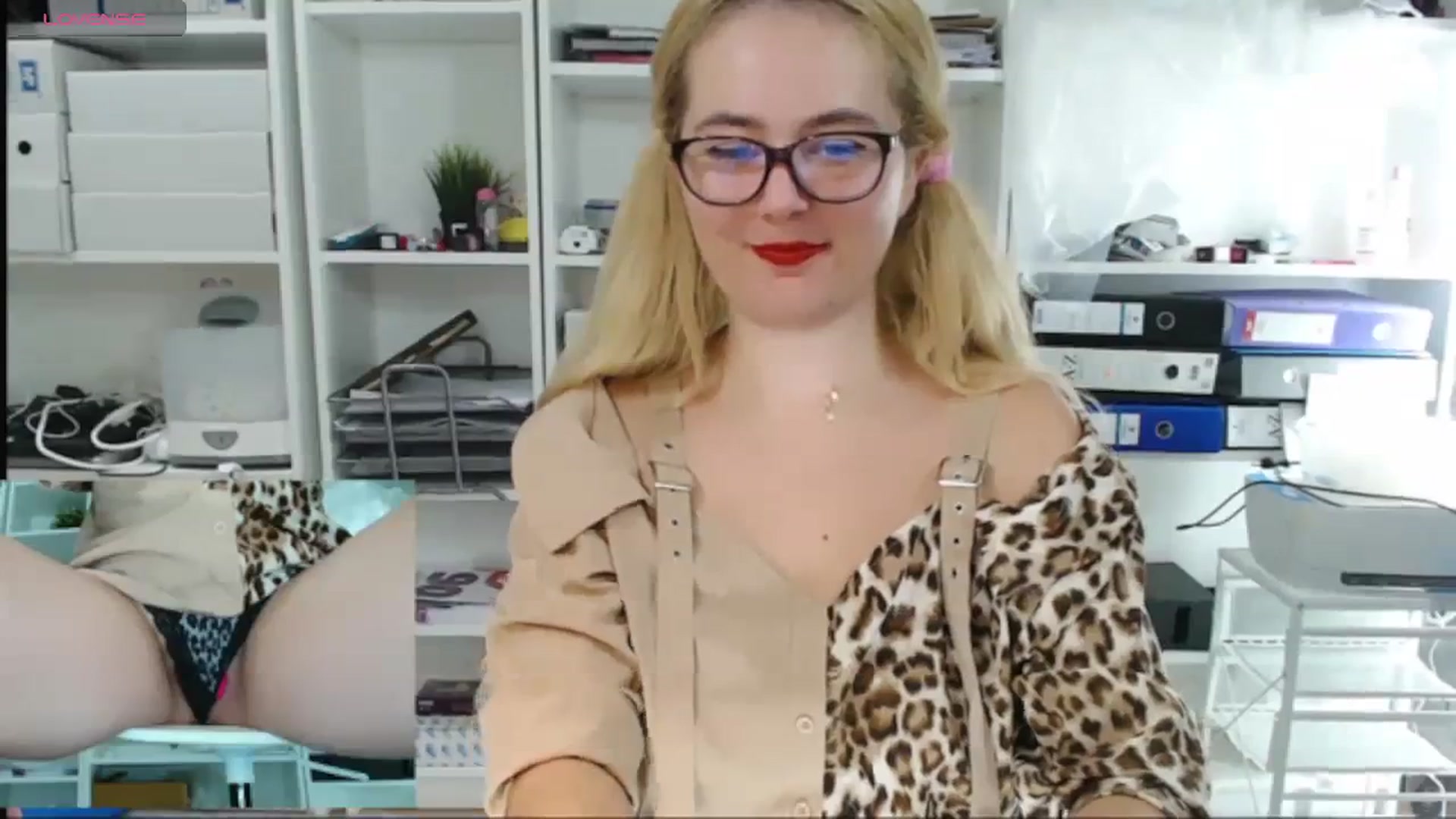 Gallery image thumbnail from IT_Ariana's myfreecams stream on, 10/31/2023, 20:18 image 6 of 20