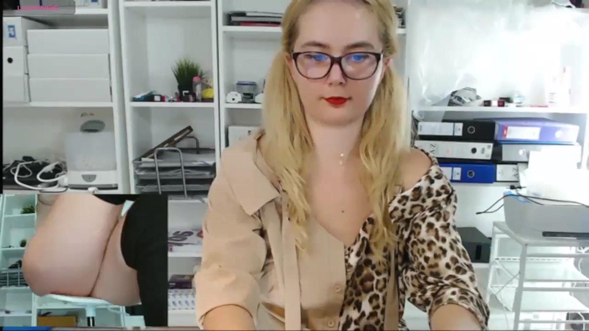 Gallery image thumbnail from IT_Ariana's myfreecams stream on, 10/31/2023, 20:18 image 2 of 20