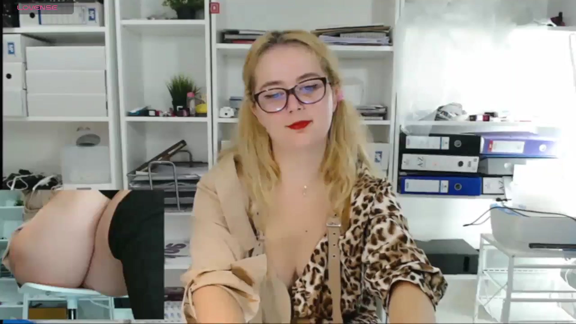 Gallery image thumbnail from IT_Ariana's myfreecams stream on, 10/31/2023, 21:30 image 14 of 20
