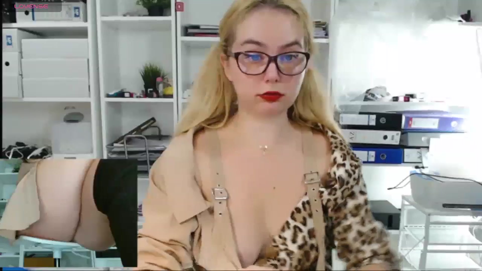 Gallery image thumbnail from IT_Ariana's myfreecams stream on, 10/31/2023, 21:30 image 4 of 20