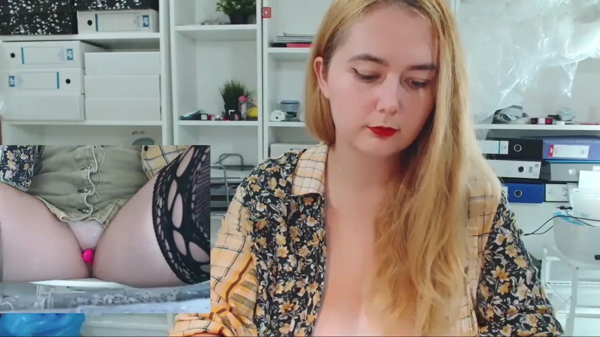 Gallery image thumbnail from IT_Ariana's myfreecams stream on, 11/06/2023, 21:09 image 18 of 20