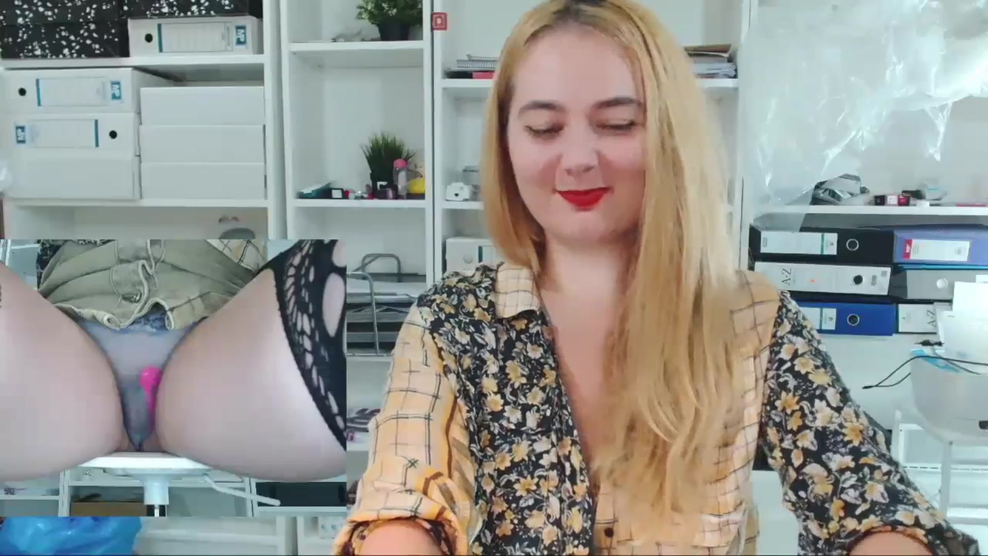 Gallery image thumbnail from IT_Ariana's myfreecams stream on, 11/06/2023, 22:27 image 6 of 20