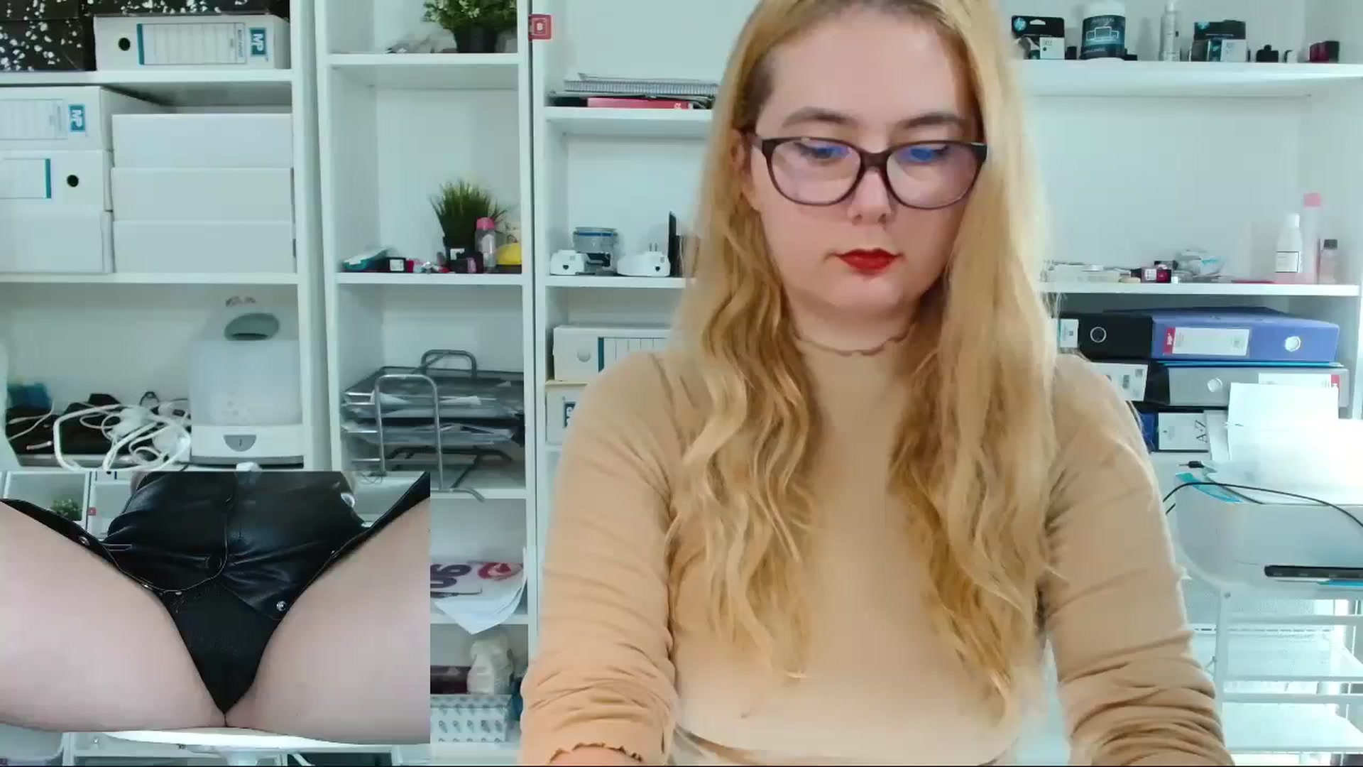Gallery image thumbnail from IT_Ariana's myfreecams stream on, 11/23/2023, 20:16 image 1 of 20
