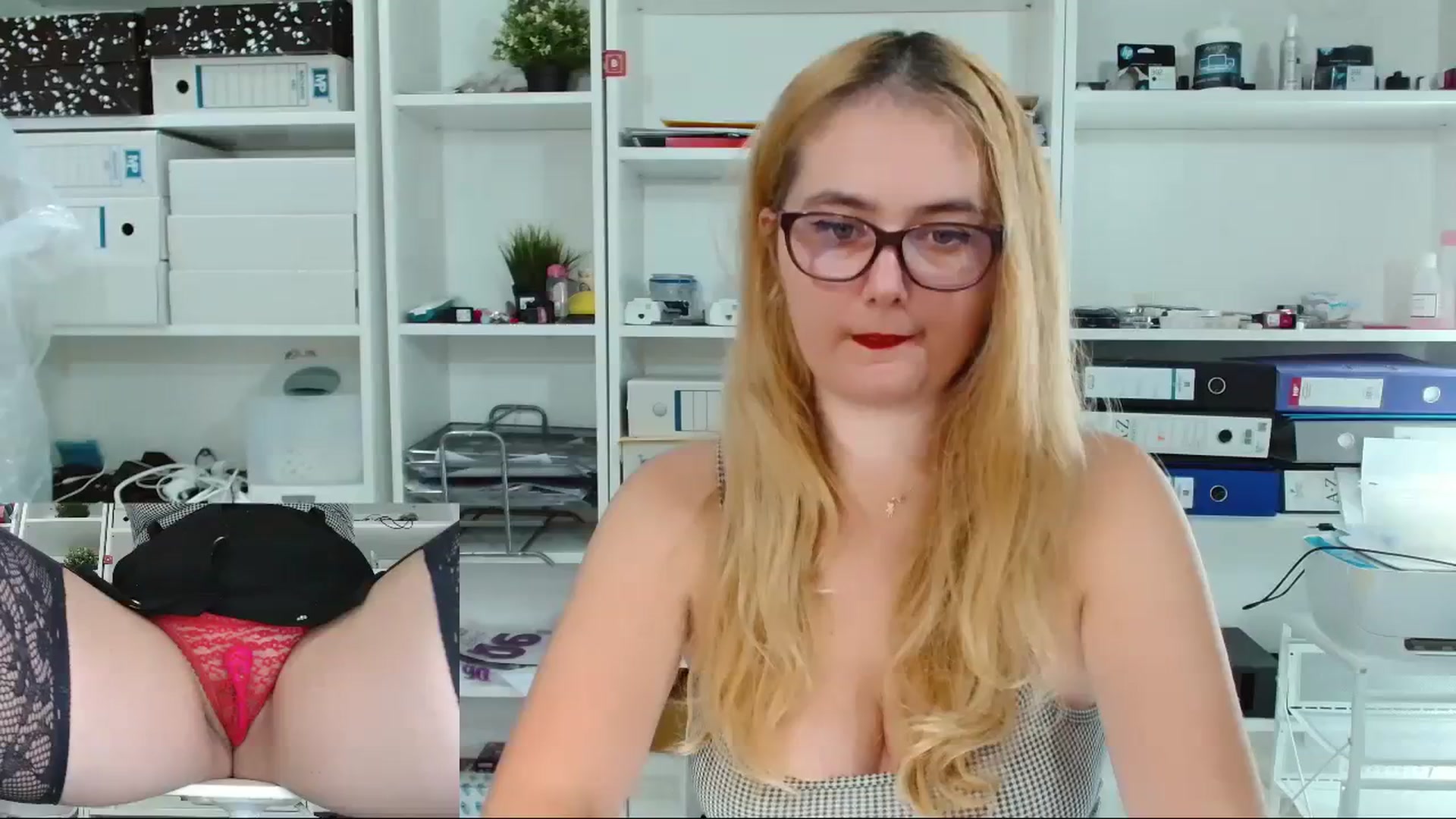 Gallery image thumbnail from IT_Ariana's myfreecams stream on, 11/30/2023, 22:07 image 3 of 20