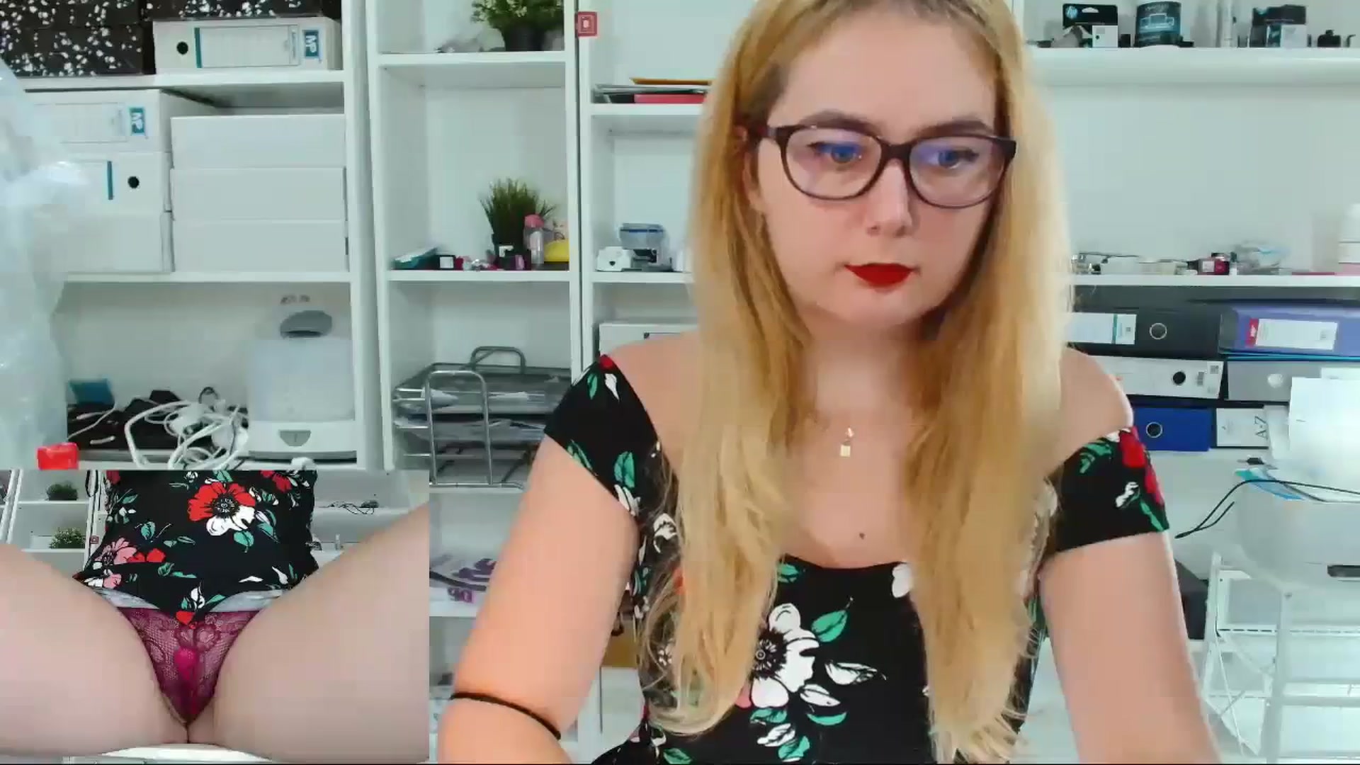 Gallery image thumbnail from IT_Ariana's myfreecams stream on, 12/01/2023, 19:17 image 15 of 20