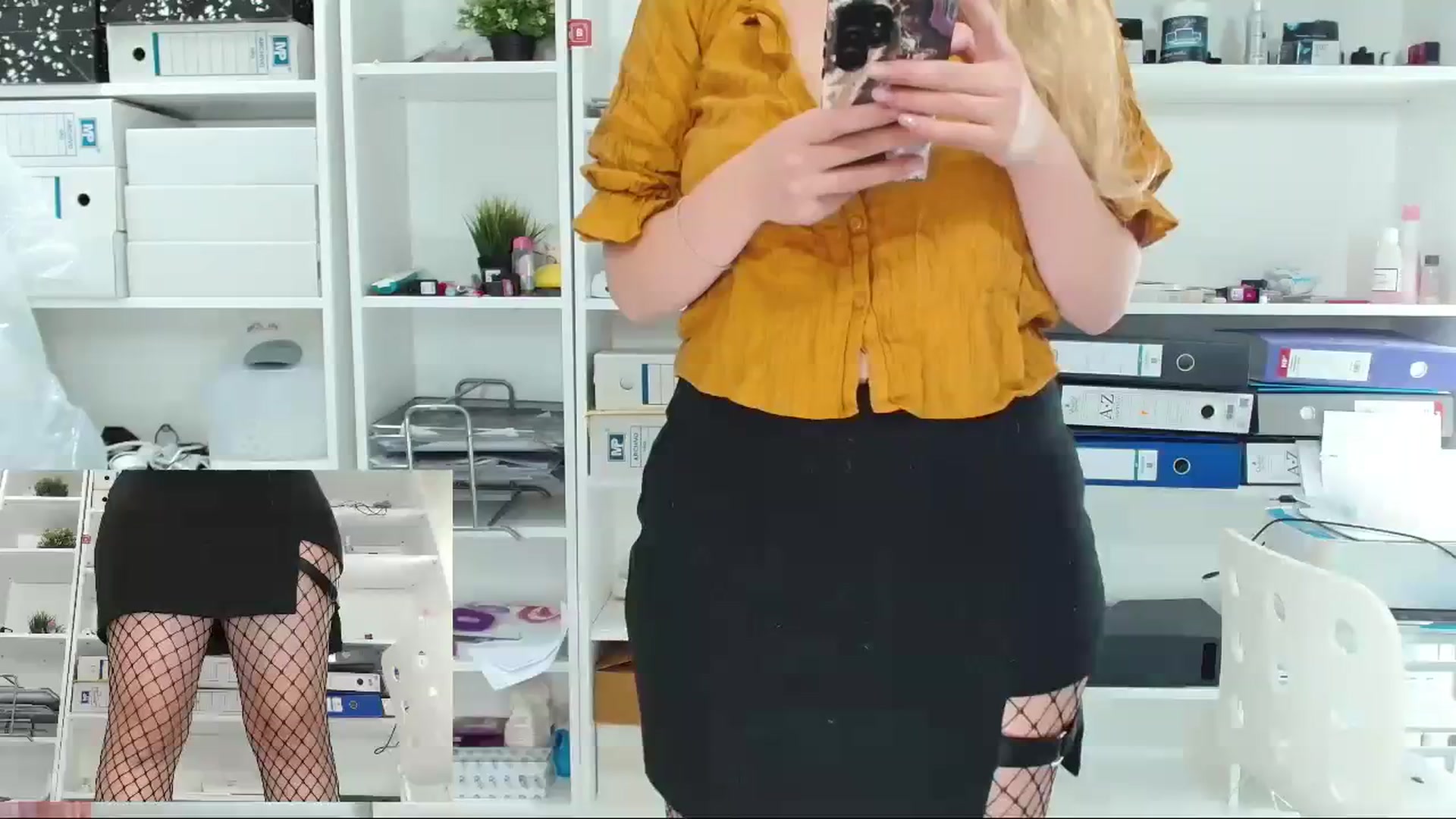 Gallery image thumbnail from IT_Ariana's myfreecams stream on, 12/04/2023, 20:27 image 5 of 20