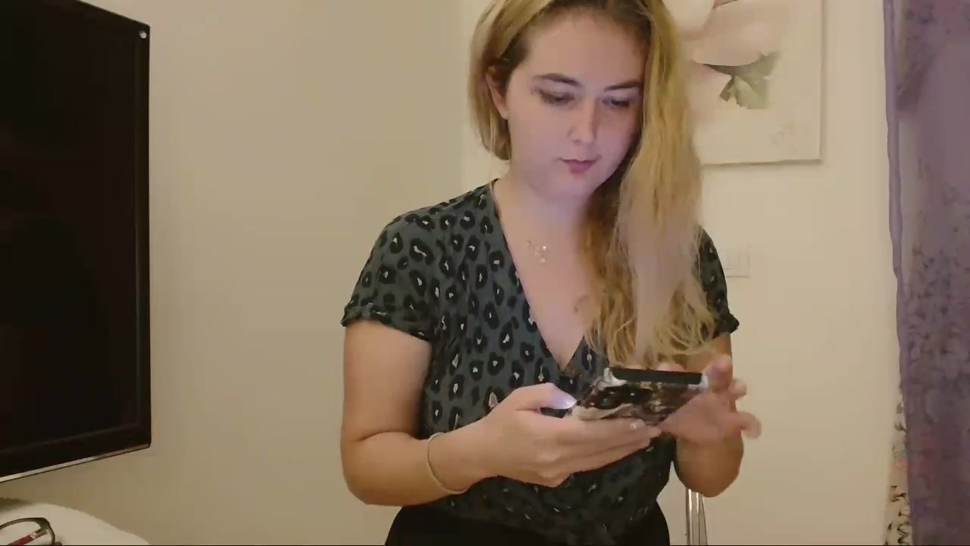 Gallery image thumbnail from IT_Ariana's myfreecams stream on, 12/06/2023, 03:16 image 2 of 20