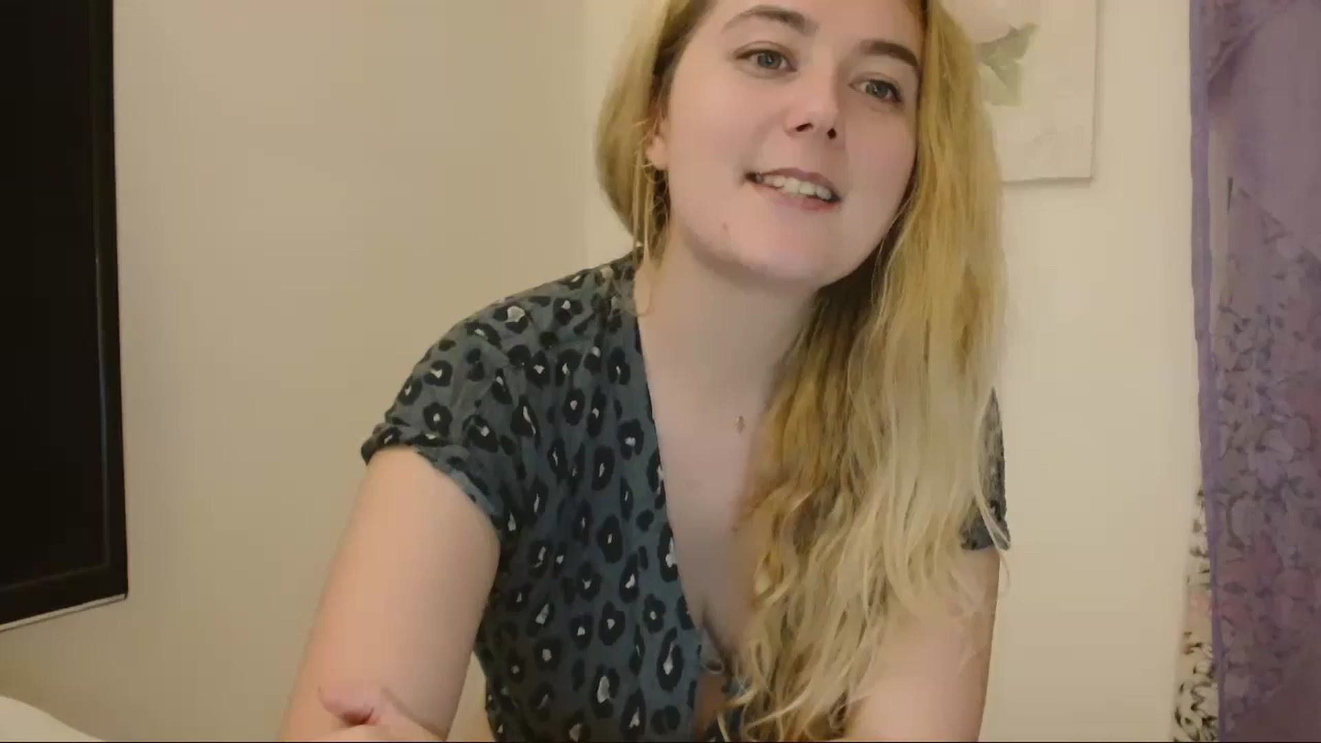Gallery image thumbnail from IT_Ariana's myfreecams stream on, 12/06/2023, 04:25 image 2 of 20