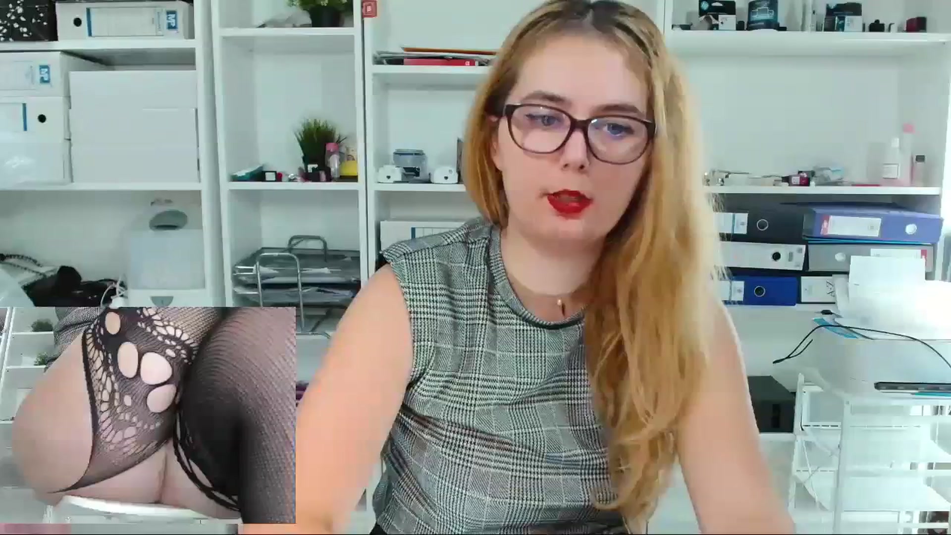 Gallery image thumbnail from IT_Ariana's myfreecams stream on, 12/07/2023, 21:39 image 12 of 20
