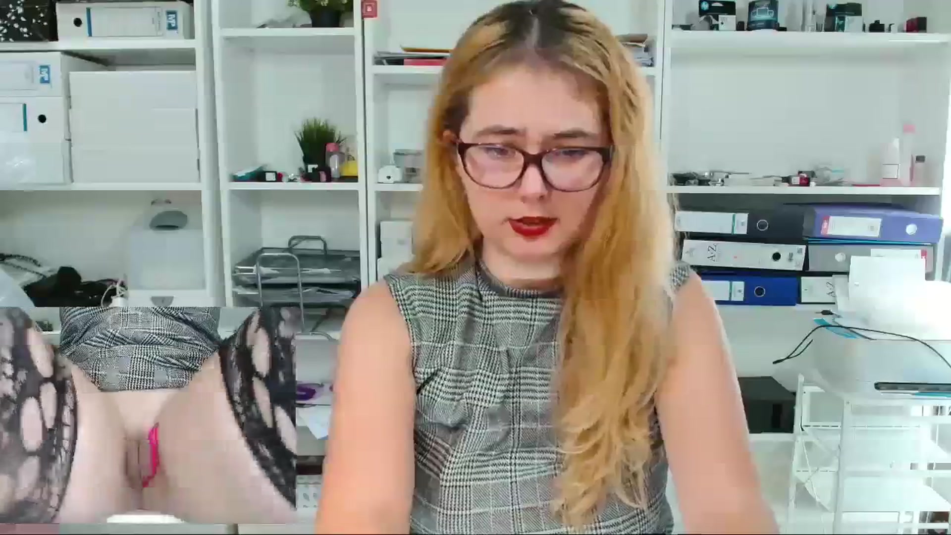 Gallery image thumbnail from IT_Ariana's myfreecams stream on, 12/07/2023, 22:36 image 4 of 20
