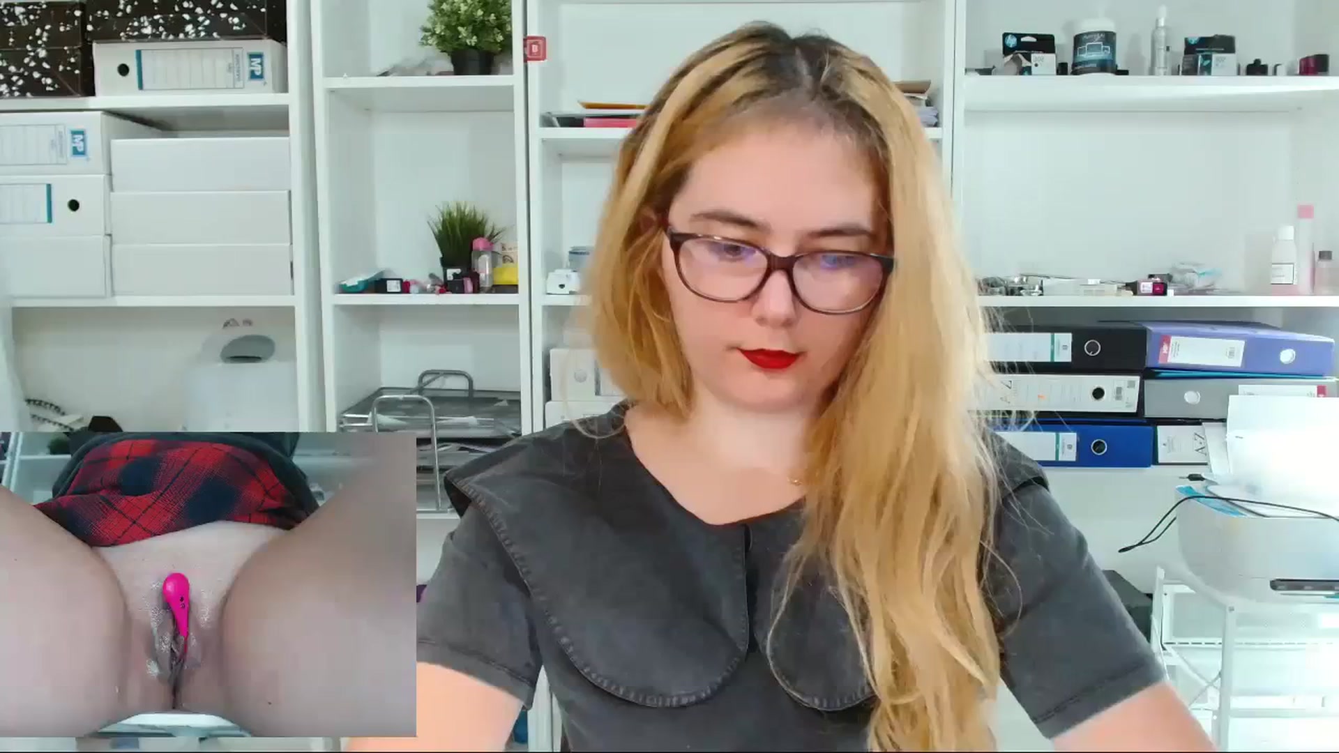 Gallery image thumbnail from IT_Ariana's myfreecams stream on, 12/13/2023, 21:52 image 4 of 20
