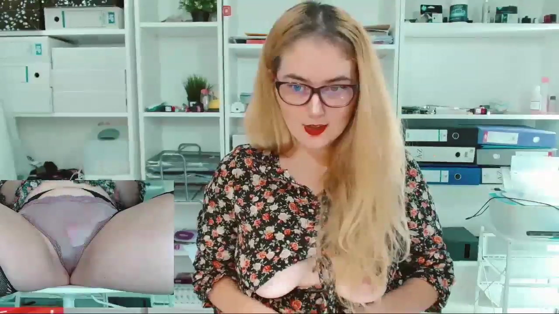 Gallery image thumbnail from IT_Ariana's myfreecams stream on, 12/14/2023, 19:38 image 8 of 20
