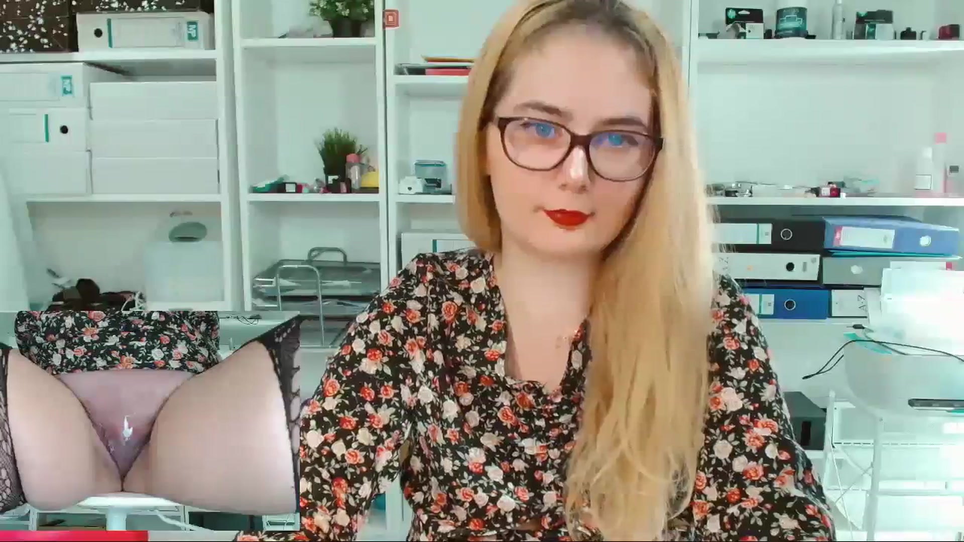 Gallery image thumbnail from IT_Ariana's myfreecams stream on, 12/14/2023, 19:38 image 19 of 20