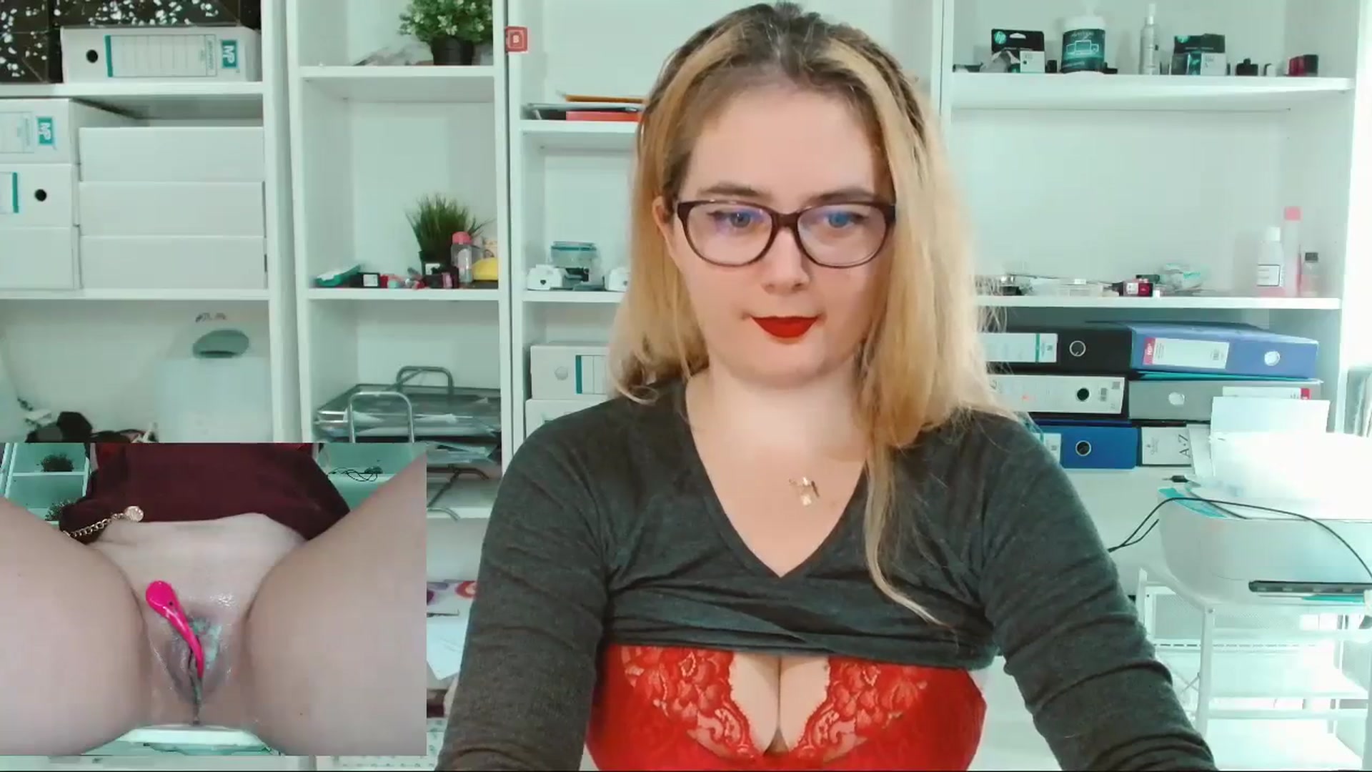 Gallery image thumbnail from IT_Ariana's myfreecams stream on, 12/15/2023, 19:27 image 15 of 20