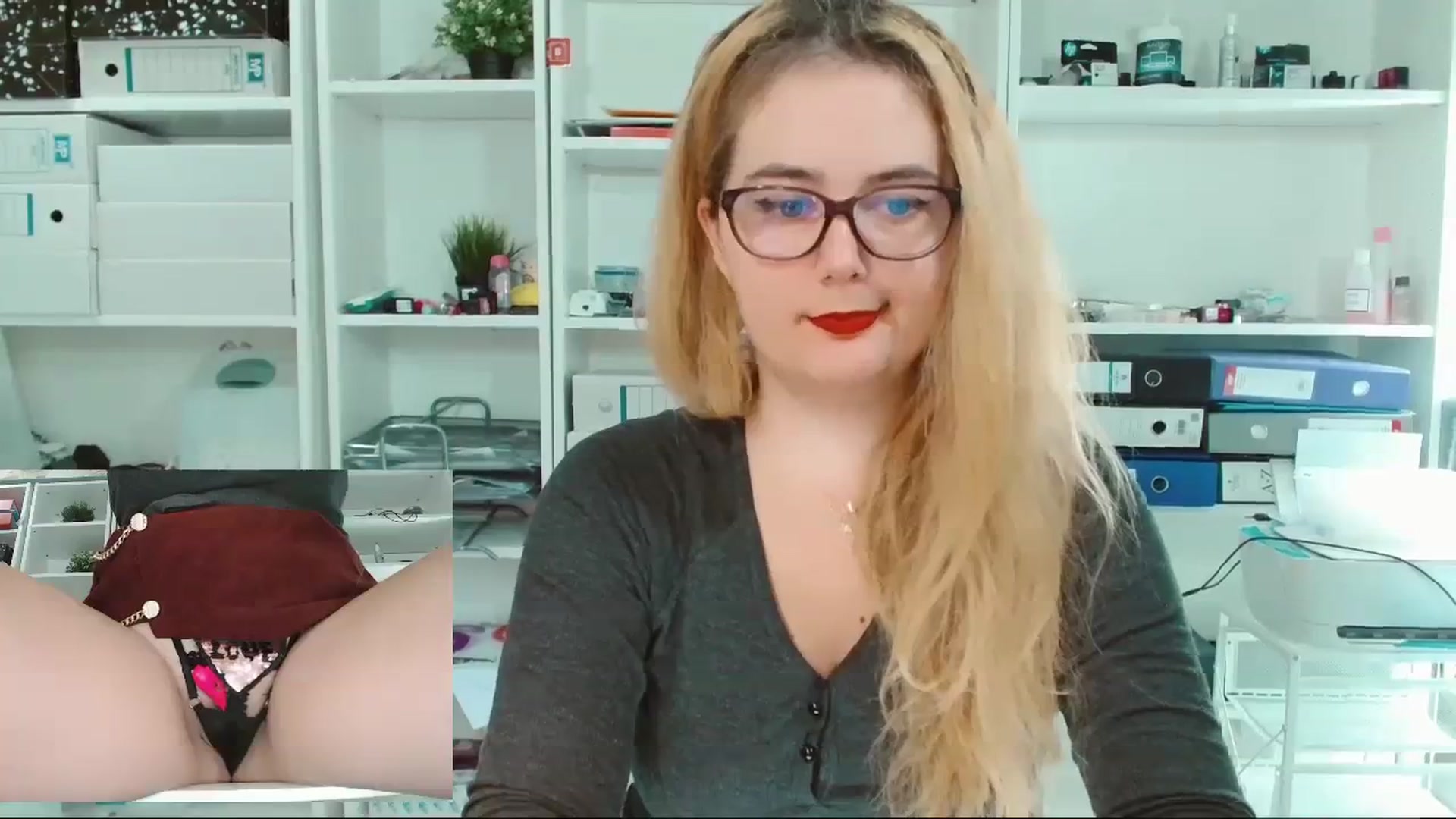 Gallery image thumbnail from IT_Ariana's myfreecams stream on, 12/15/2023, 19:27 image 2 of 20