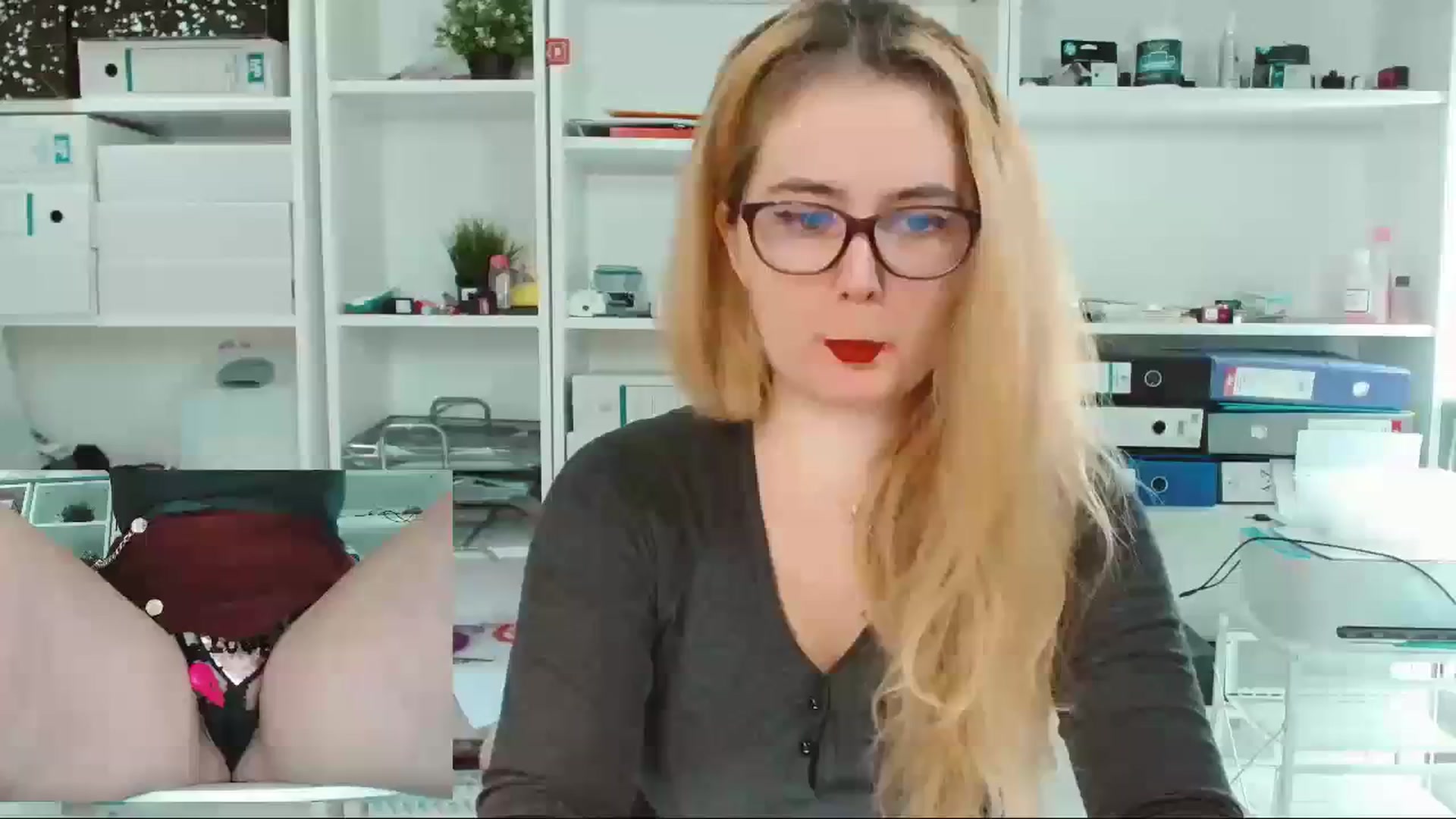 Gallery image thumbnail from IT_Ariana's myfreecams stream on, 12/15/2023, 19:27 image 5 of 20