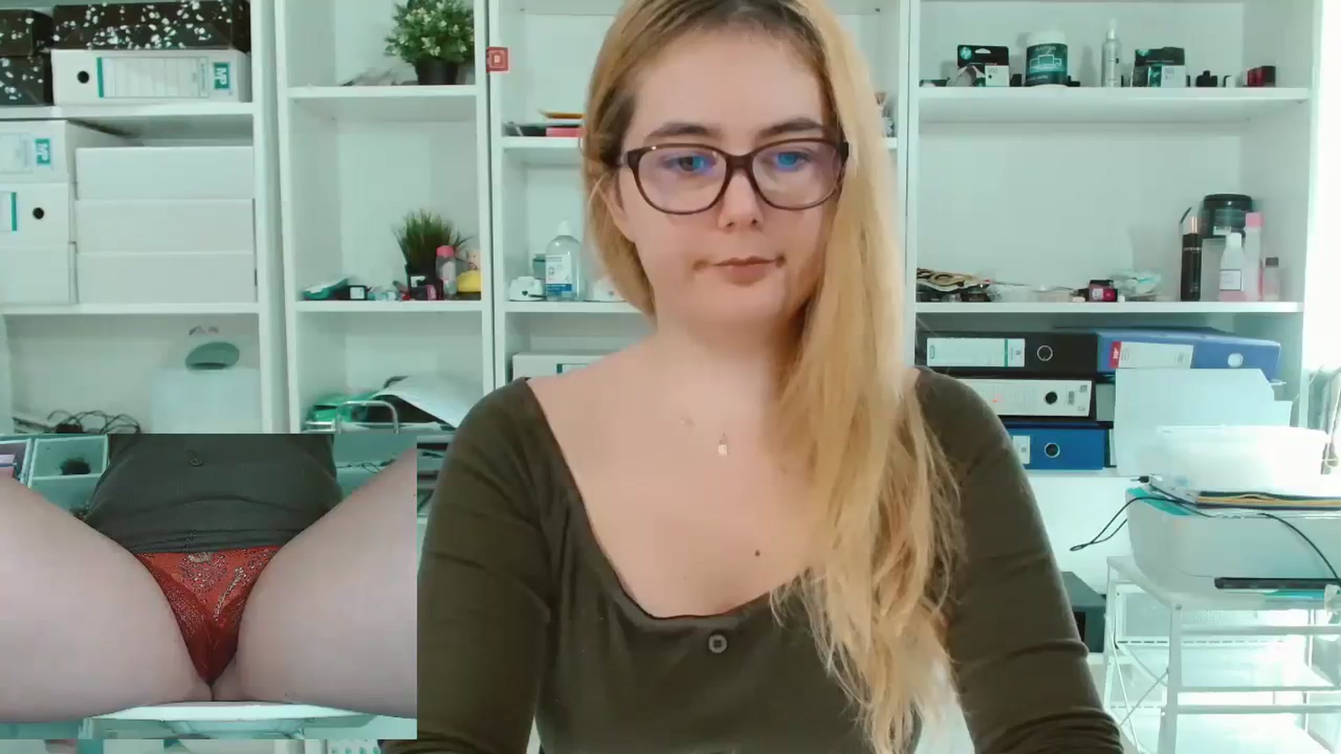 Gallery image thumbnail from IT_Ariana's myfreecams stream on, 12/18/2023, 18:19 image 8 of 20