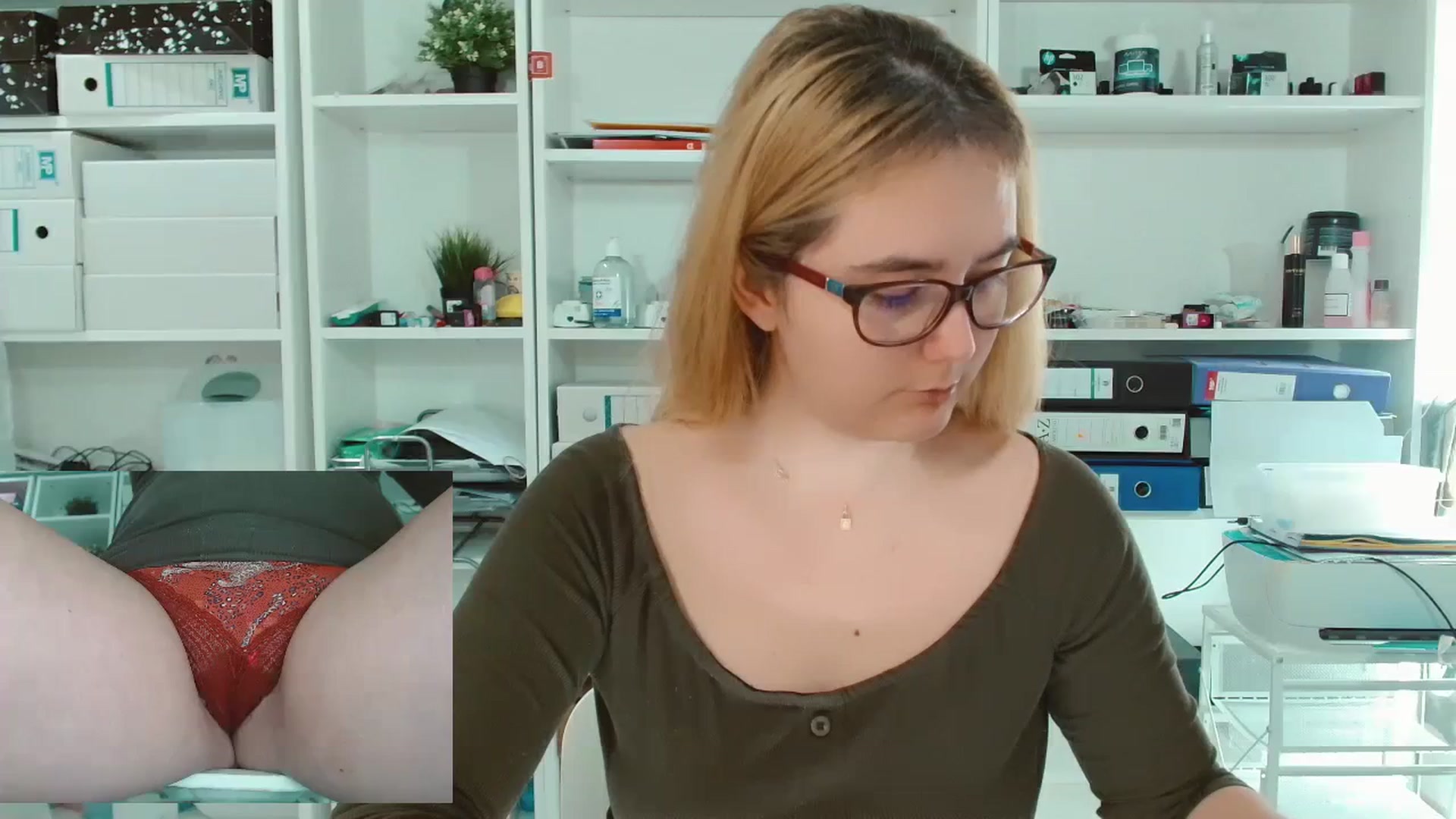 Gallery image thumbnail from IT_Ariana's myfreecams stream on, 12/18/2023, 18:19 image 1 of 20