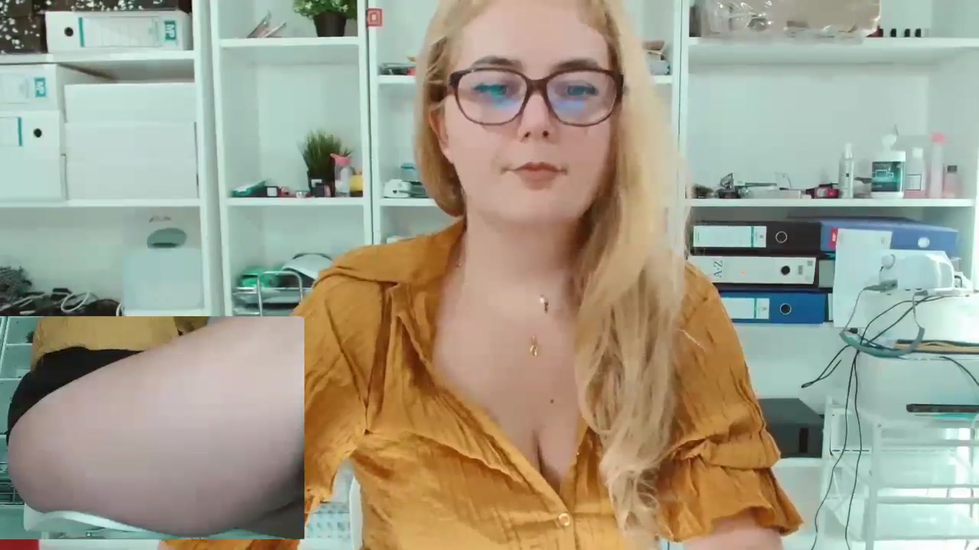 Gallery image thumbnail from IT_Ariana's myfreecams stream on, 01/10/2024, 22:40 image 6 of 20