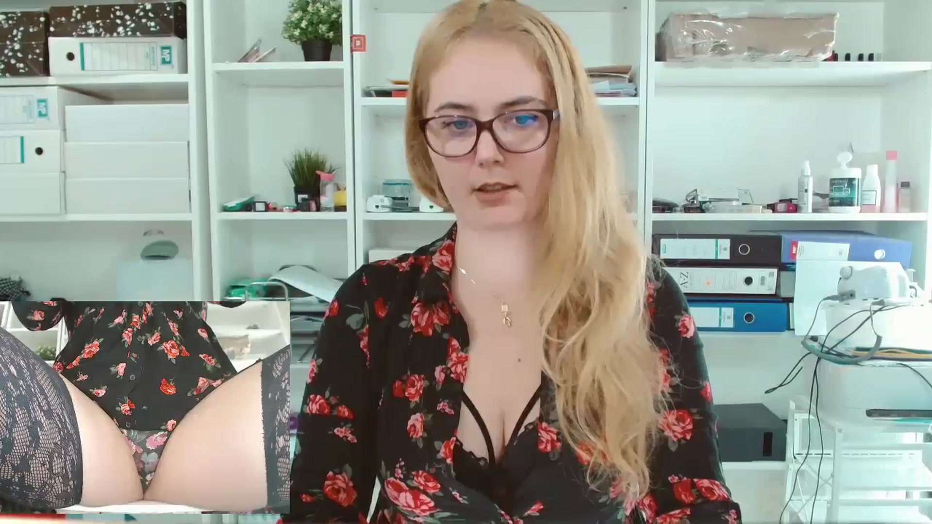 Gallery image thumbnail from IT_Ariana's myfreecams stream on, 01/11/2024, 19:32 image 13 of 20