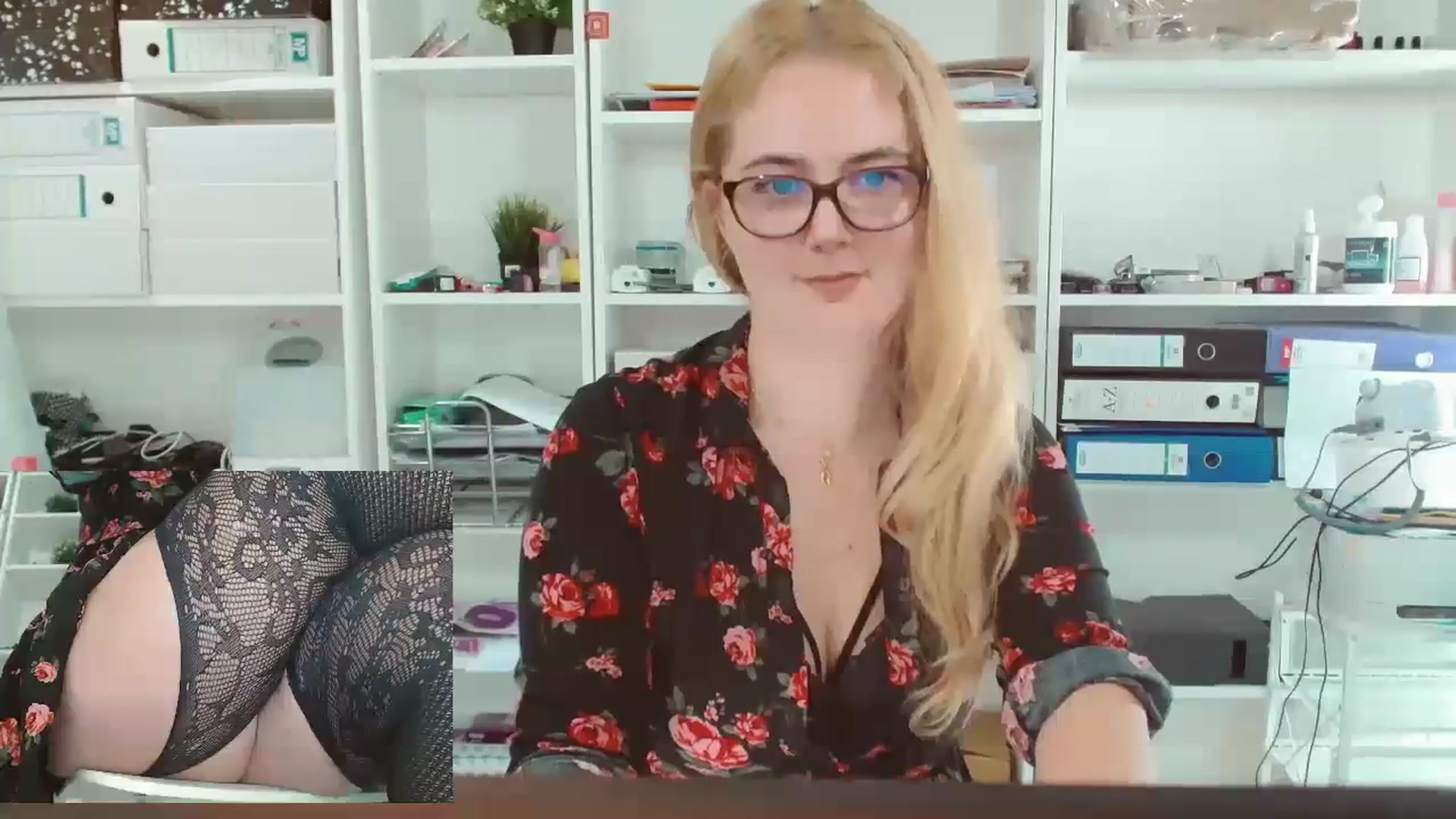 Gallery image thumbnail from IT_Ariana's myfreecams stream on, 01/11/2024, 22:11 image 17 of 20