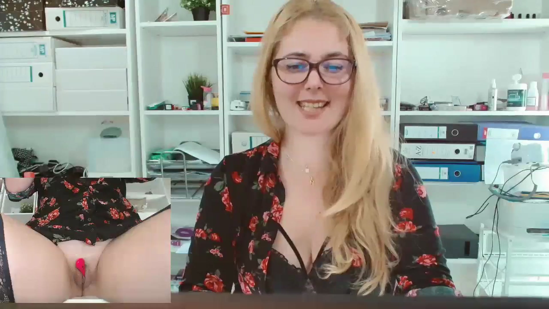 Gallery image thumbnail from IT_Ariana's myfreecams stream on, 01/11/2024, 22:11 image 12 of 20
