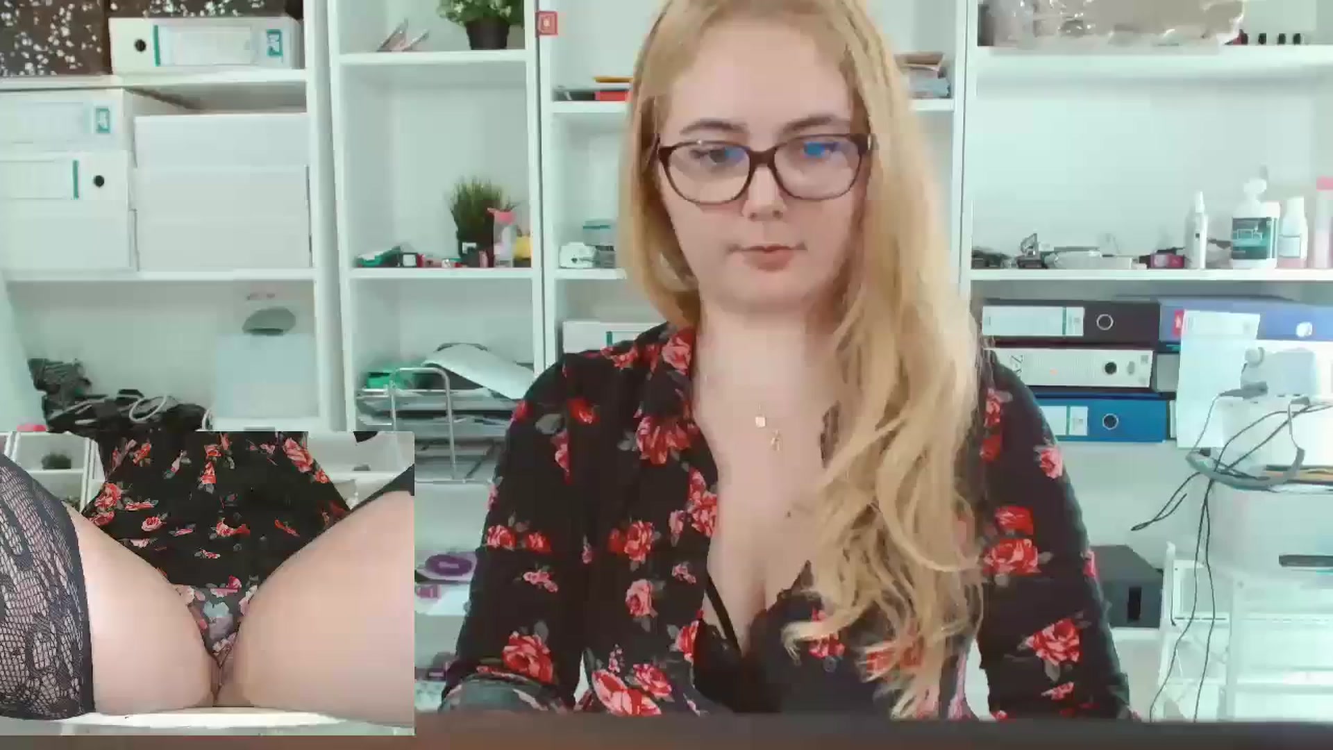 Gallery image thumbnail from IT_Ariana's myfreecams stream on, 01/11/2024, 22:11 image 2 of 20