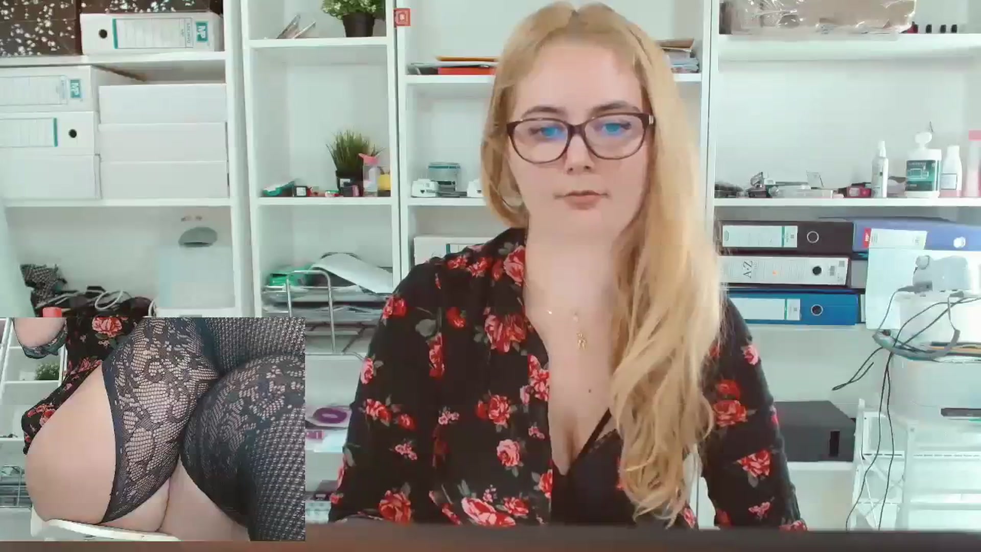 Gallery image thumbnail from IT_Ariana's myfreecams stream on, 01/11/2024, 22:11 image 6 of 20