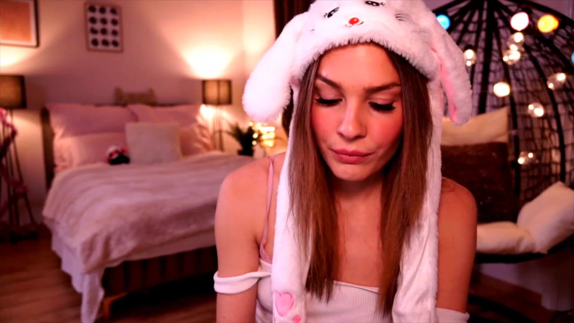 Gallery image thumbnail from ITakeUrBreath's myfreecams stream on, 12/12/2022, 06:29 image 4 of 20