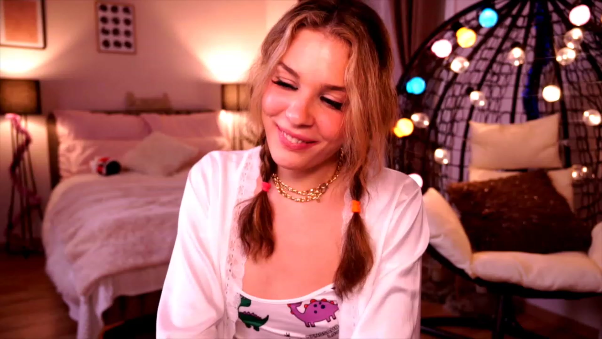 Gallery image thumbnail from ITakeUrBreath's myfreecams stream on, 12/17/2022, 07:49 image 19 of 20