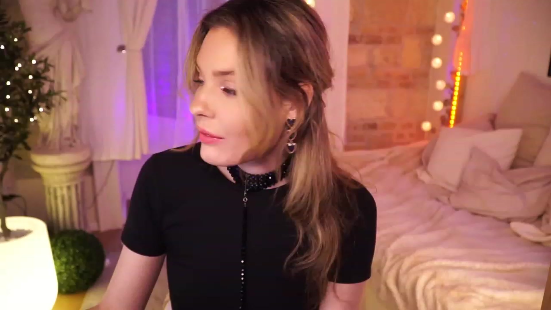 Gallery image thumbnail from ITakeUrBreath's myfreecams stream on, 03/13/2023, 07:14 image 3 of 20