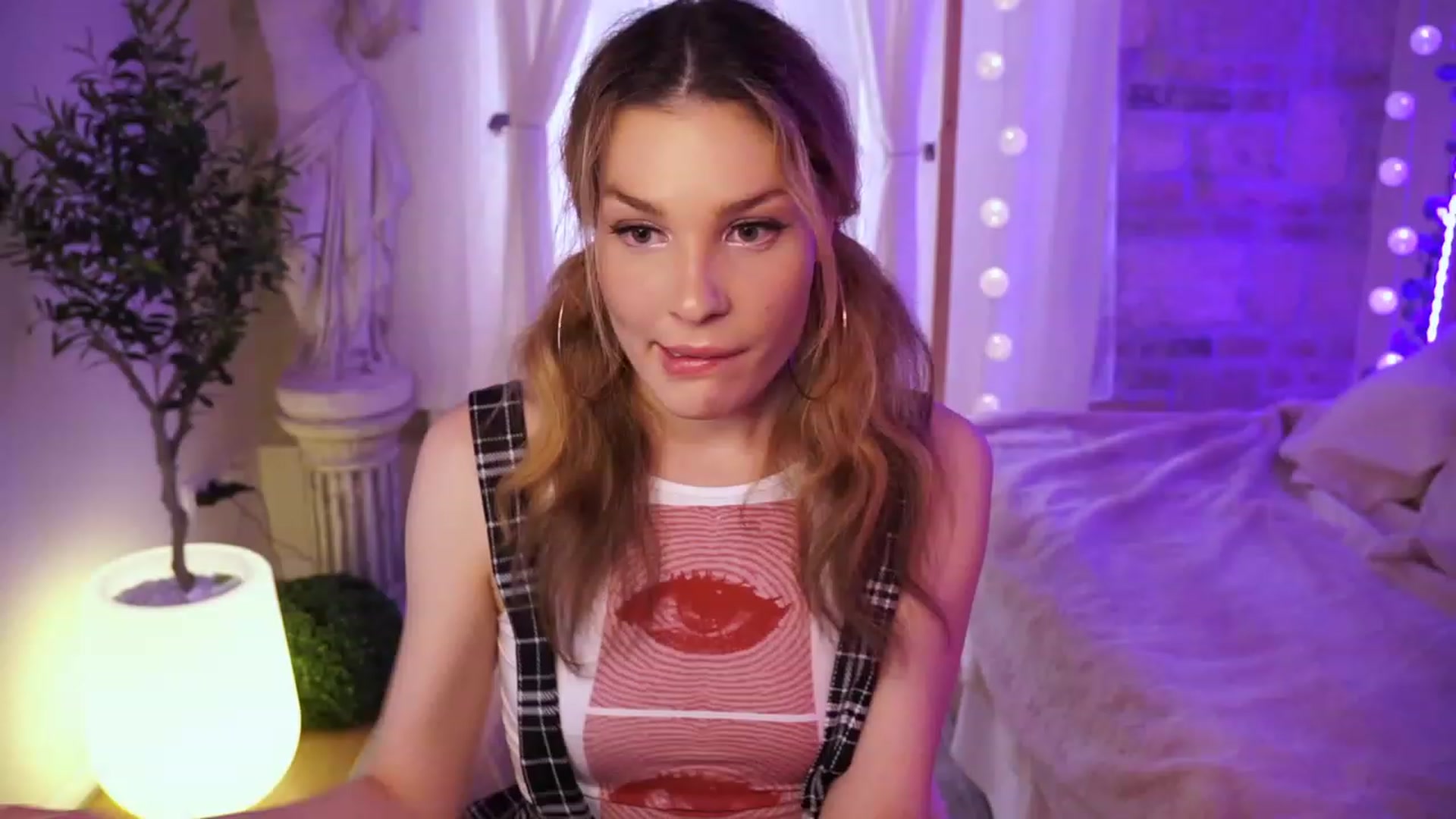 Gallery image thumbnail from ITakeUrBreath's myfreecams stream on, 03/18/2023, 07:44 image 6 of 20