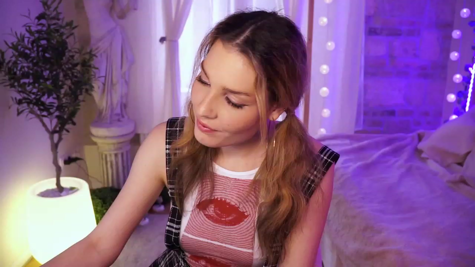 Gallery image thumbnail from ITakeUrBreath's myfreecams stream on, 03/18/2023, 07:44 image 1 of 20
