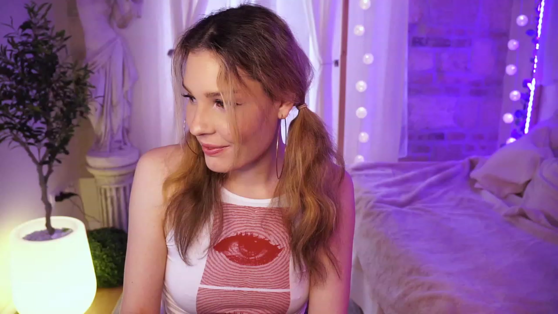 Gallery image thumbnail from ITakeUrBreath's myfreecams stream on, 03/18/2023, 07:44 image 11 of 20