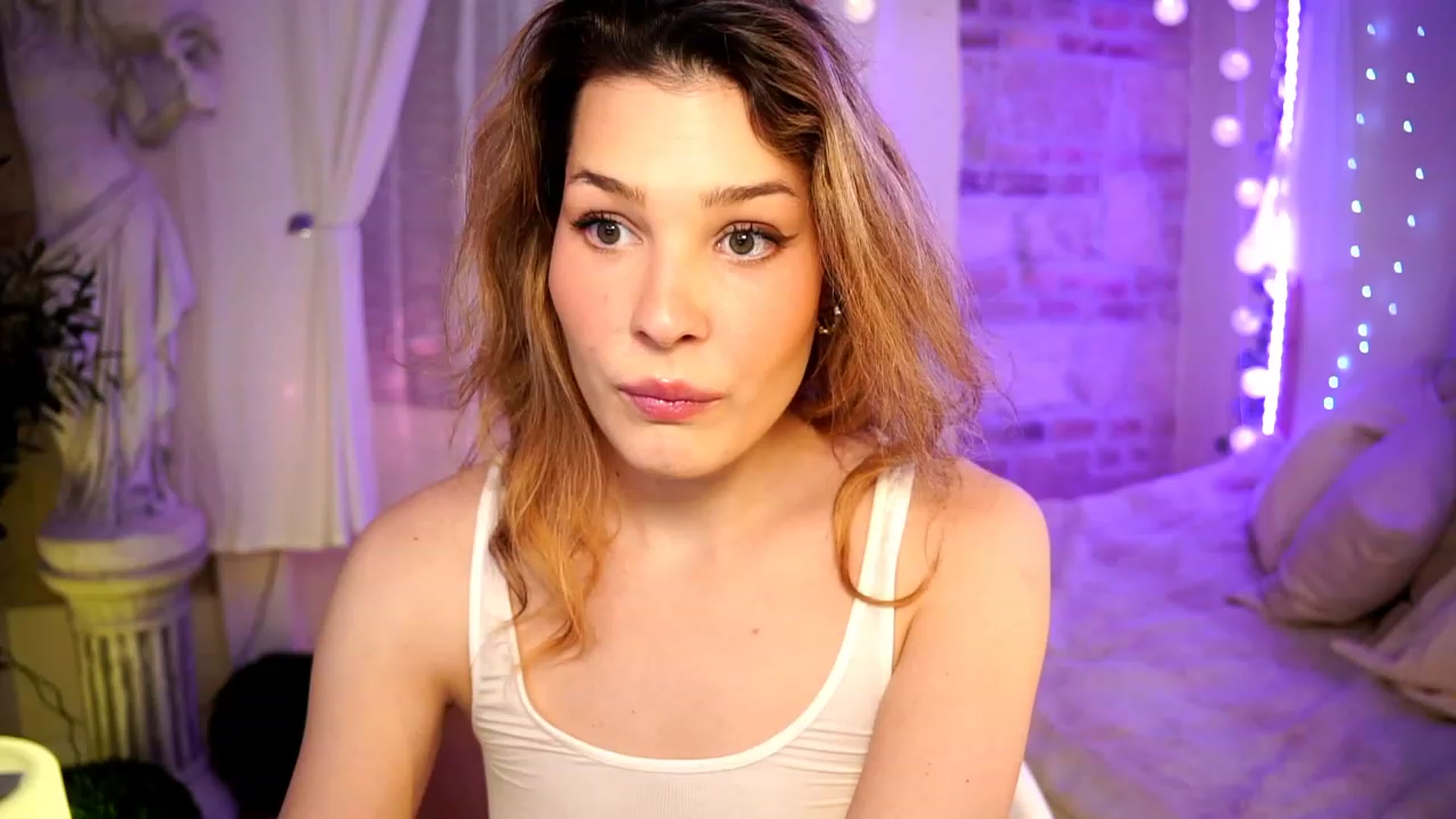 Gallery image thumbnail from ITakeUrBreath's myfreecams stream on, 03/30/2023, 13:17 image 8 of 20