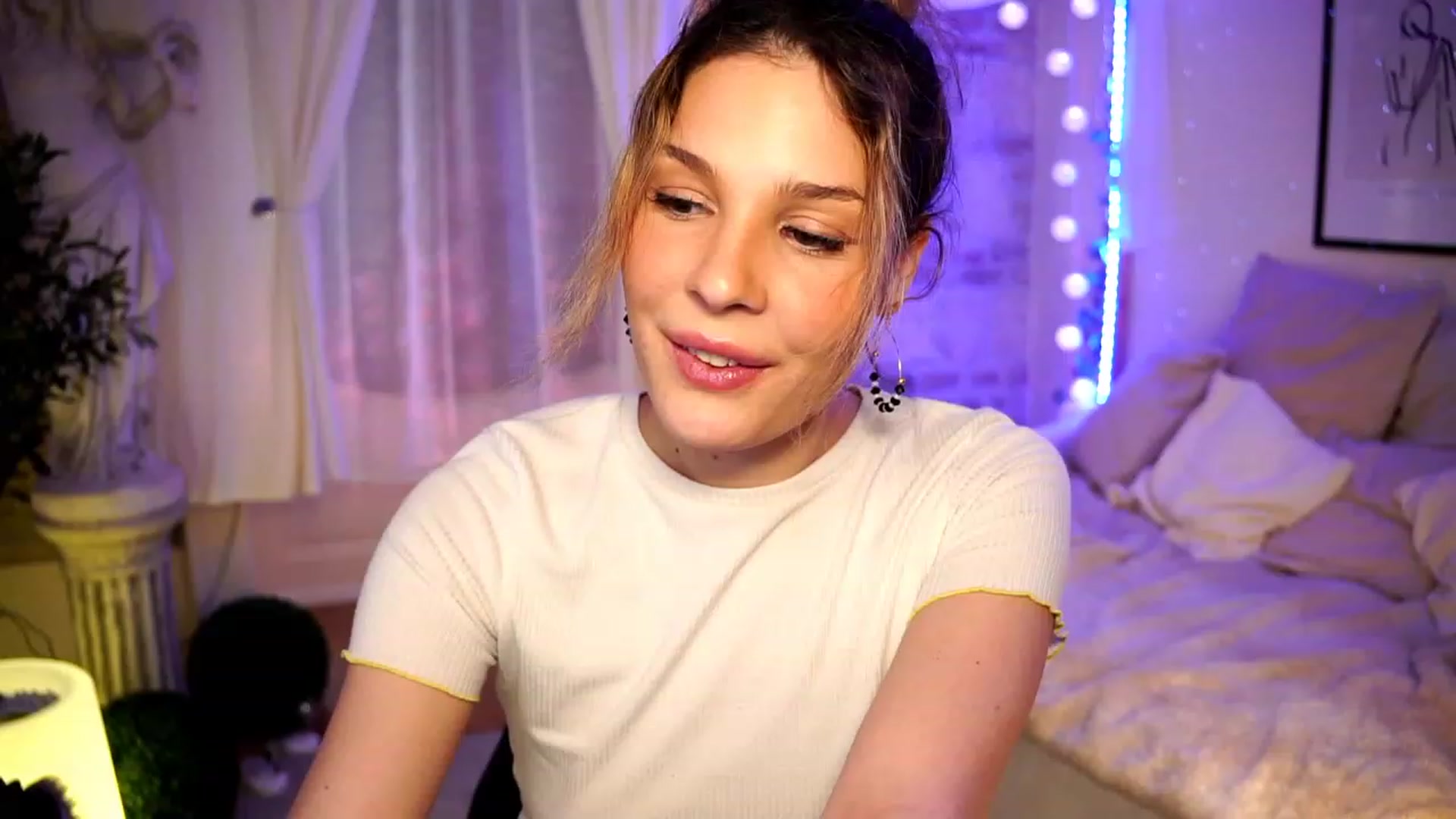Gallery image thumbnail from ITakeUrBreath's myfreecams stream on, 04/06/2023, 06:45 image 2 of 20