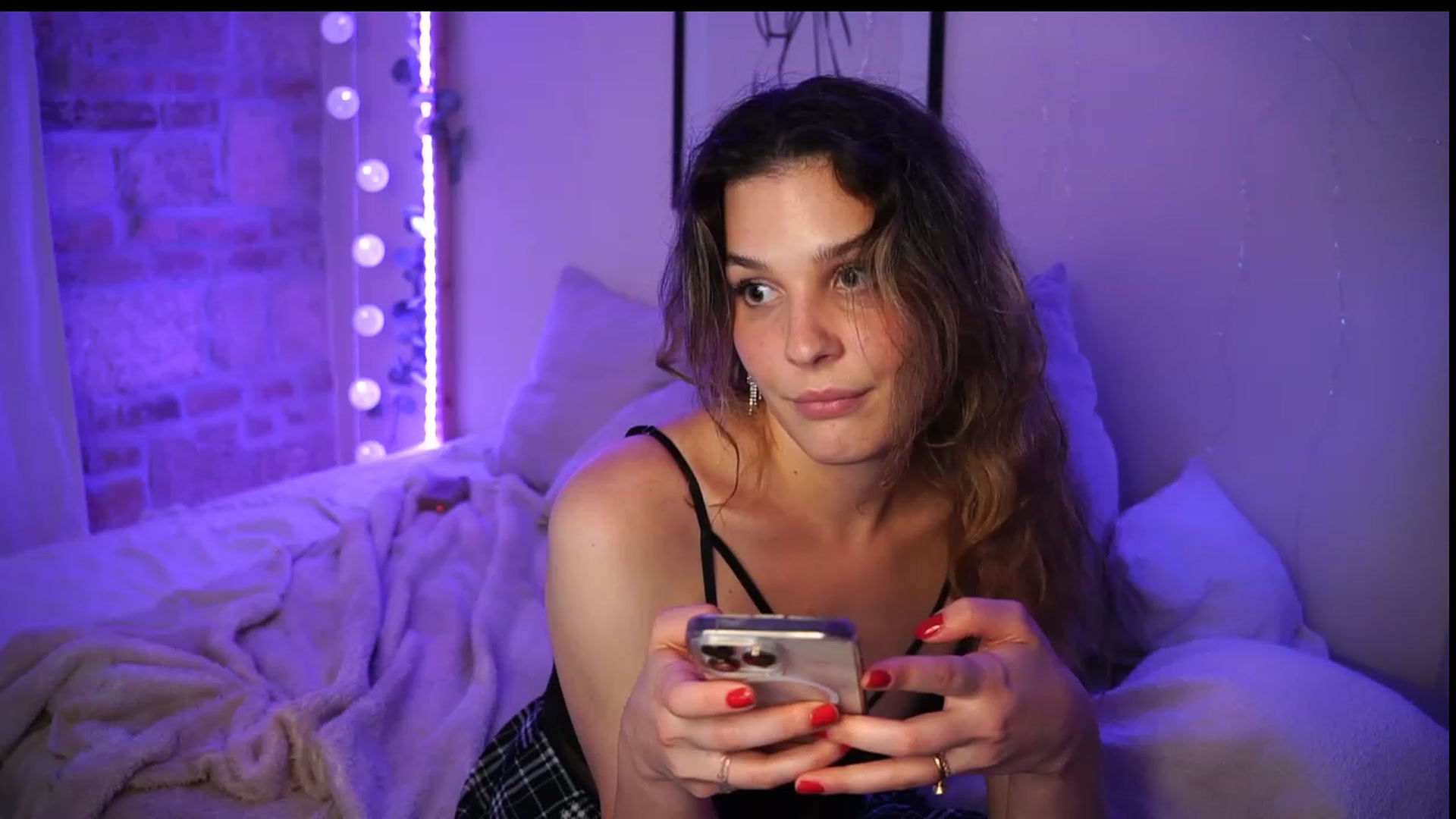 Gallery image thumbnail from ITakeUrBreath's myfreecams stream on, 08/18/2023, 07:24 image 20 of 20