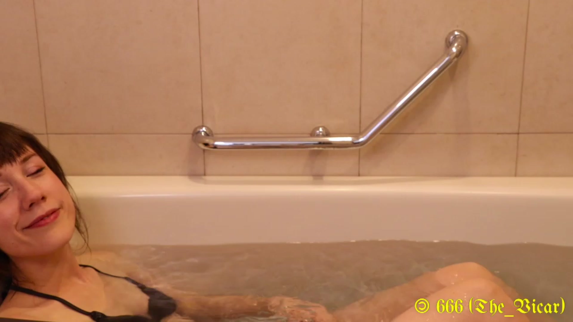 Gallery image thumbnail from I_Got_Grumped's myfreecams stream on, 01/27/2023, 01:22 image 14 of 20