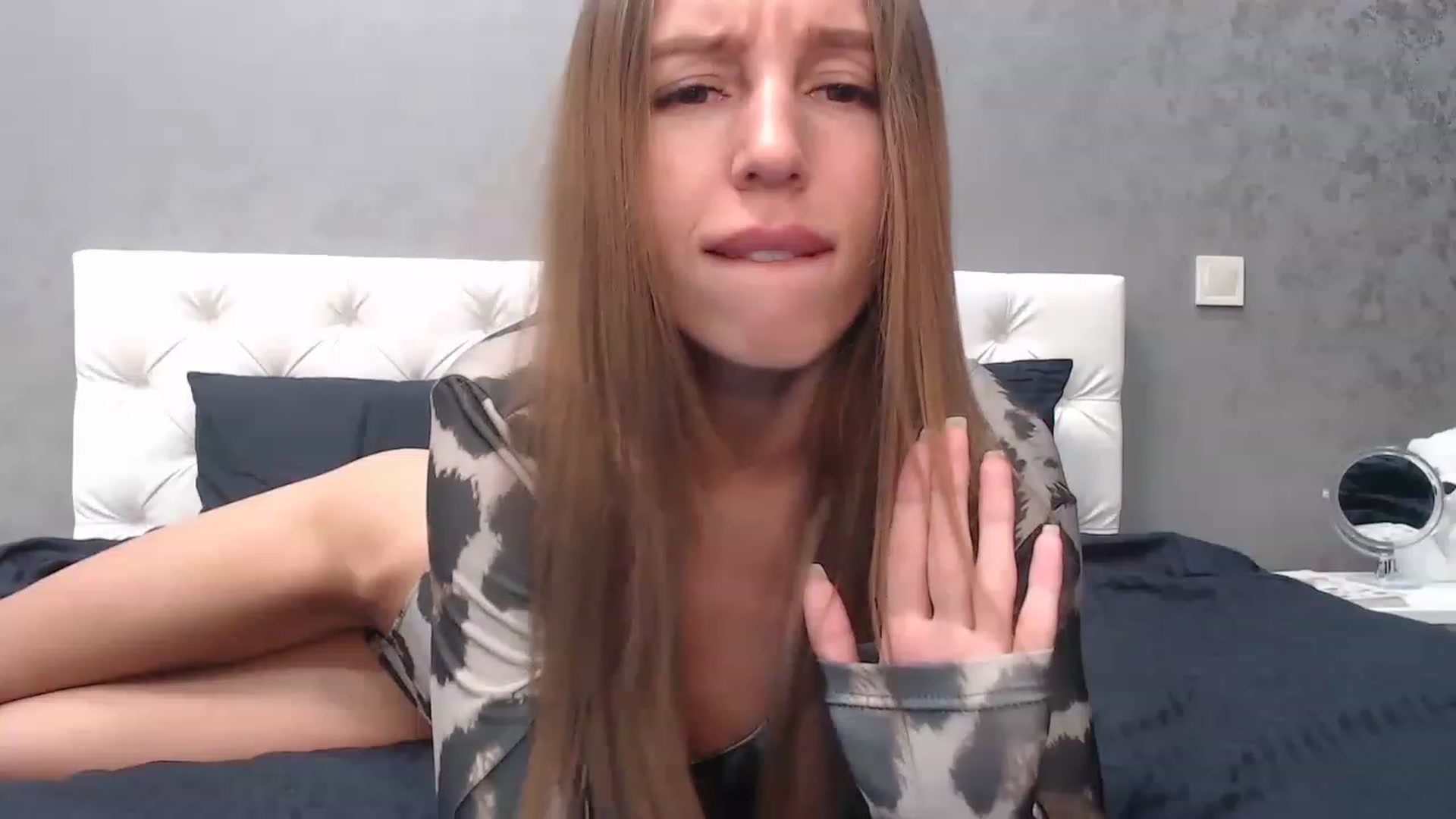 Gallery image thumbnail from I_am_Alexa's myfreecams stream on, 04/24/2023, 19:10 image 6 of 20