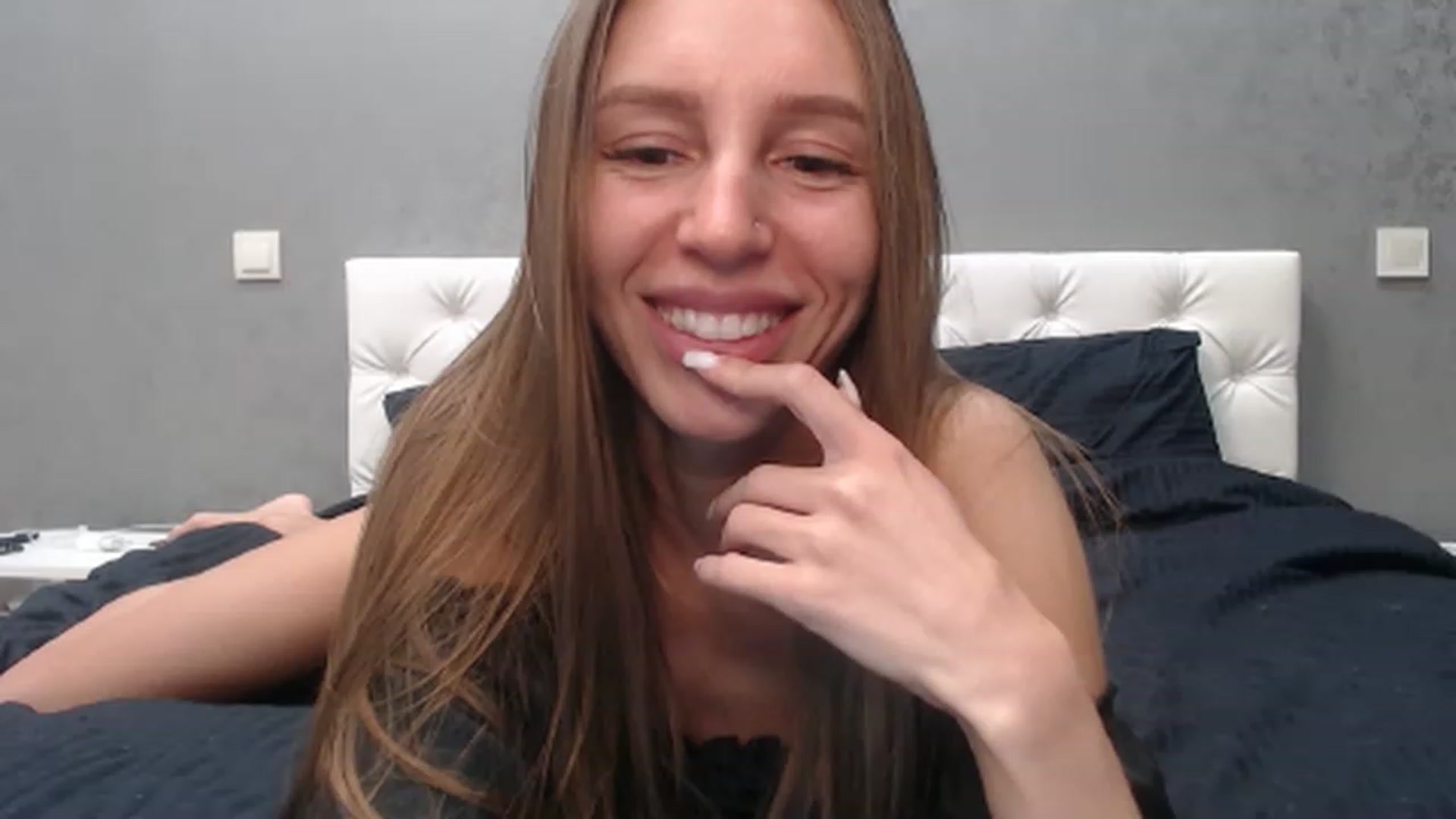 Gallery image thumbnail from I_am_Alexa's myfreecams stream on, 04/30/2023, 19:23 image 13 of 20
