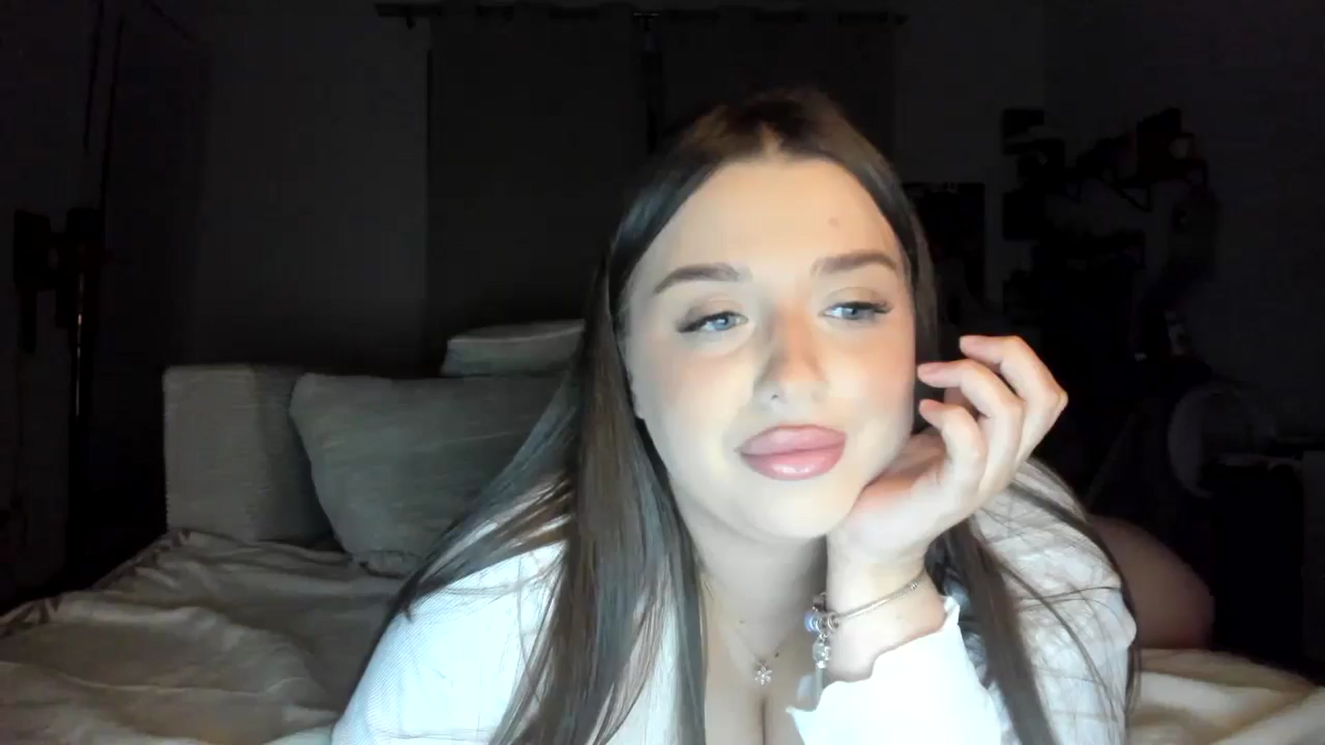 Gallery image thumbnail from IamAlishaBaby's myfreecams stream on, 09/17/2024, 22:02 image 7 of 20