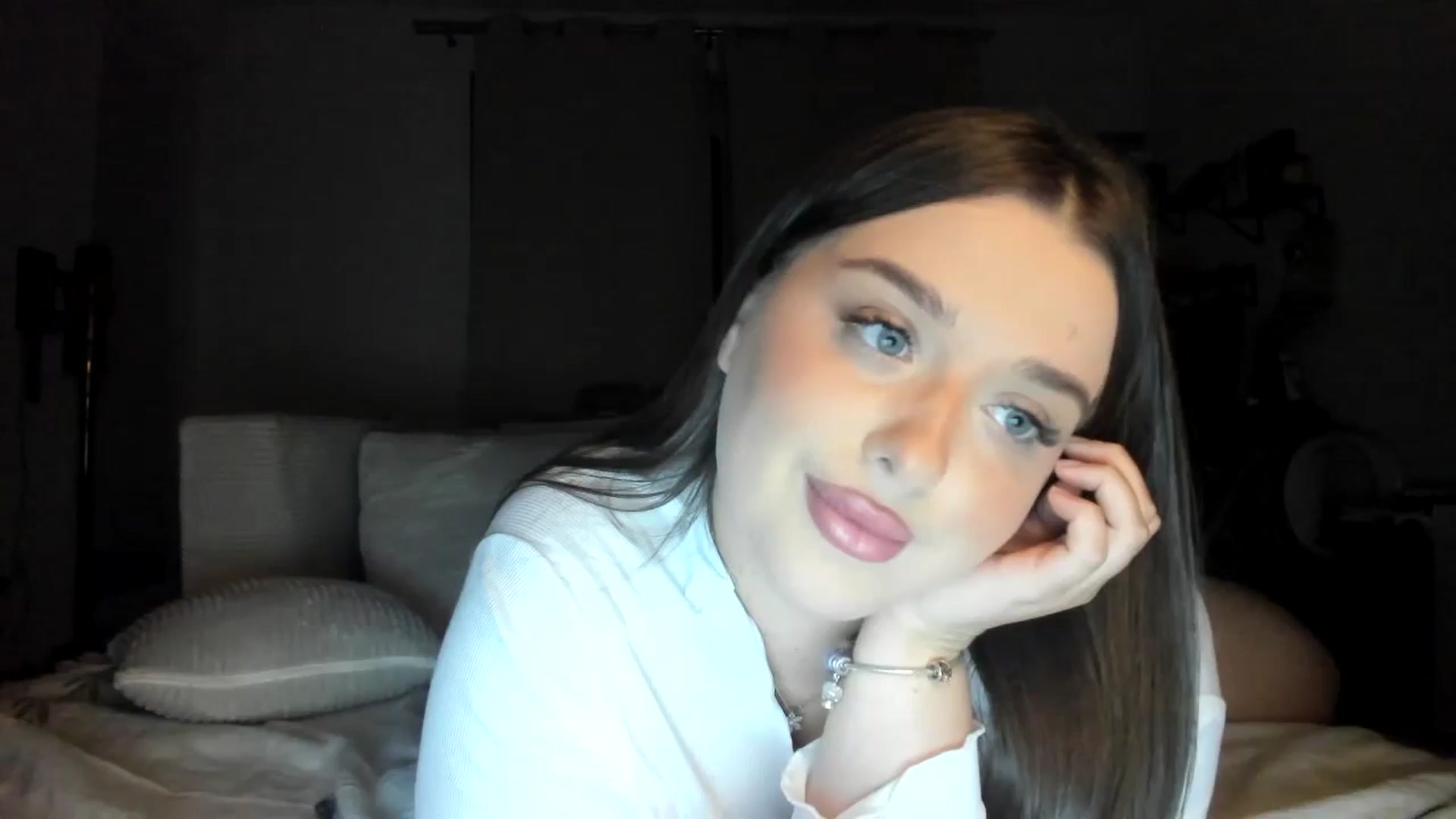 Gallery image thumbnail from IamAlishaBaby's myfreecams stream on, 09/17/2024, 23:28 image 1 of 20