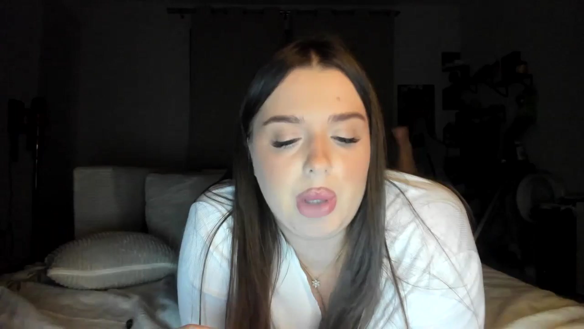Gallery image thumbnail from IamAlishaBaby's myfreecams stream on, 09/17/2024, 23:28 image 11 of 20