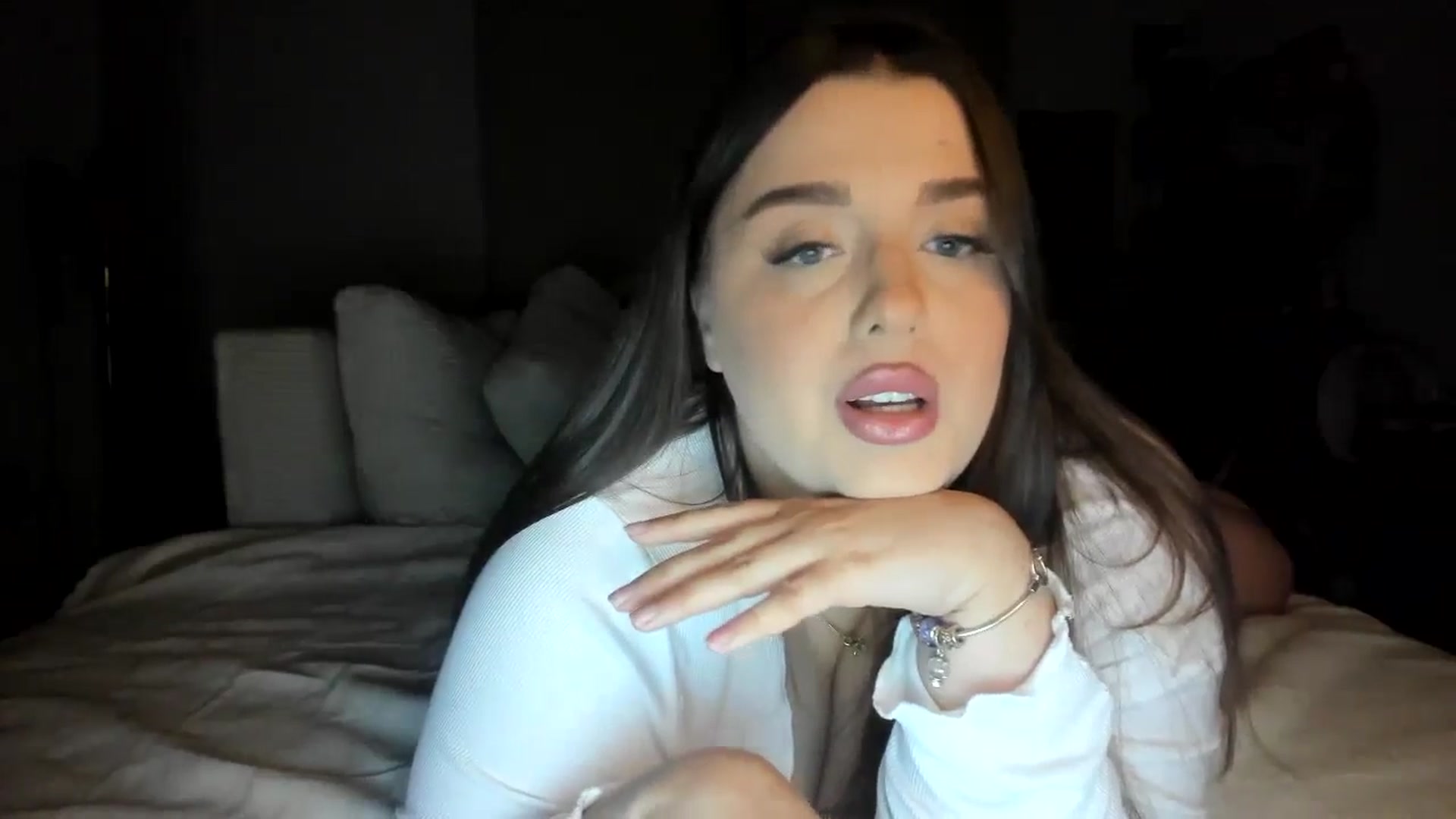 Gallery image thumbnail from IamAlishaBaby's myfreecams stream on, 09/18/2024, 20:31 image 6 of 20