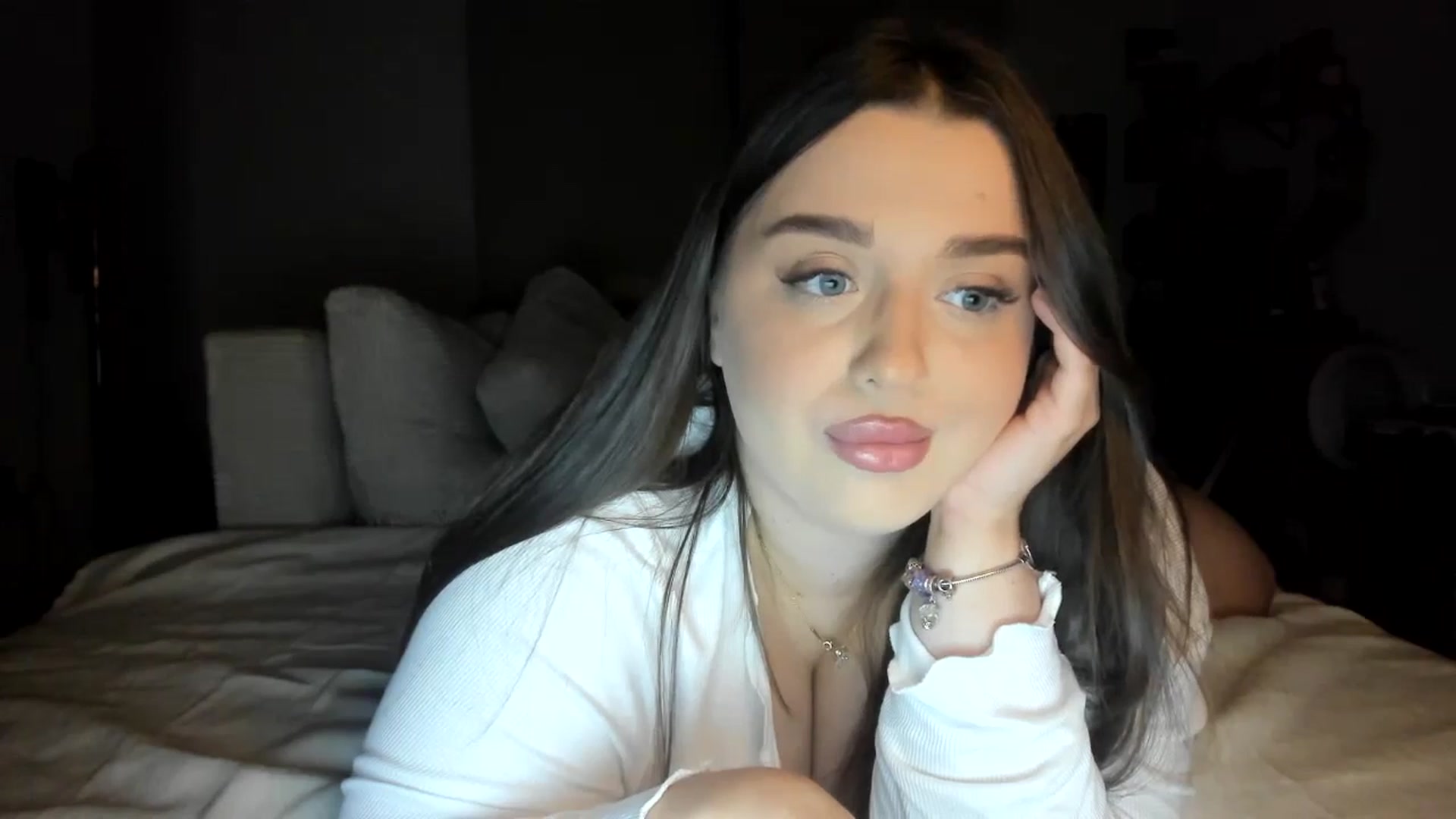 Gallery image thumbnail from IamAlishaBaby's myfreecams stream on, 09/18/2024, 20:31 image 12 of 20