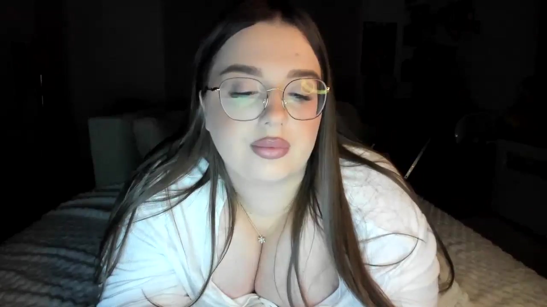 Gallery image thumbnail from IamAlishaBaby's myfreecams stream on, 11/17/2024, 23:42 image 17 of 20