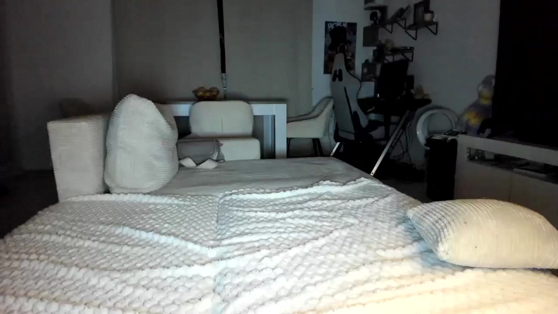 Gallery image thumbnail from IamAlishaBaby's myfreecams stream on, 11/19/2024, 24:56 image 13 of 20