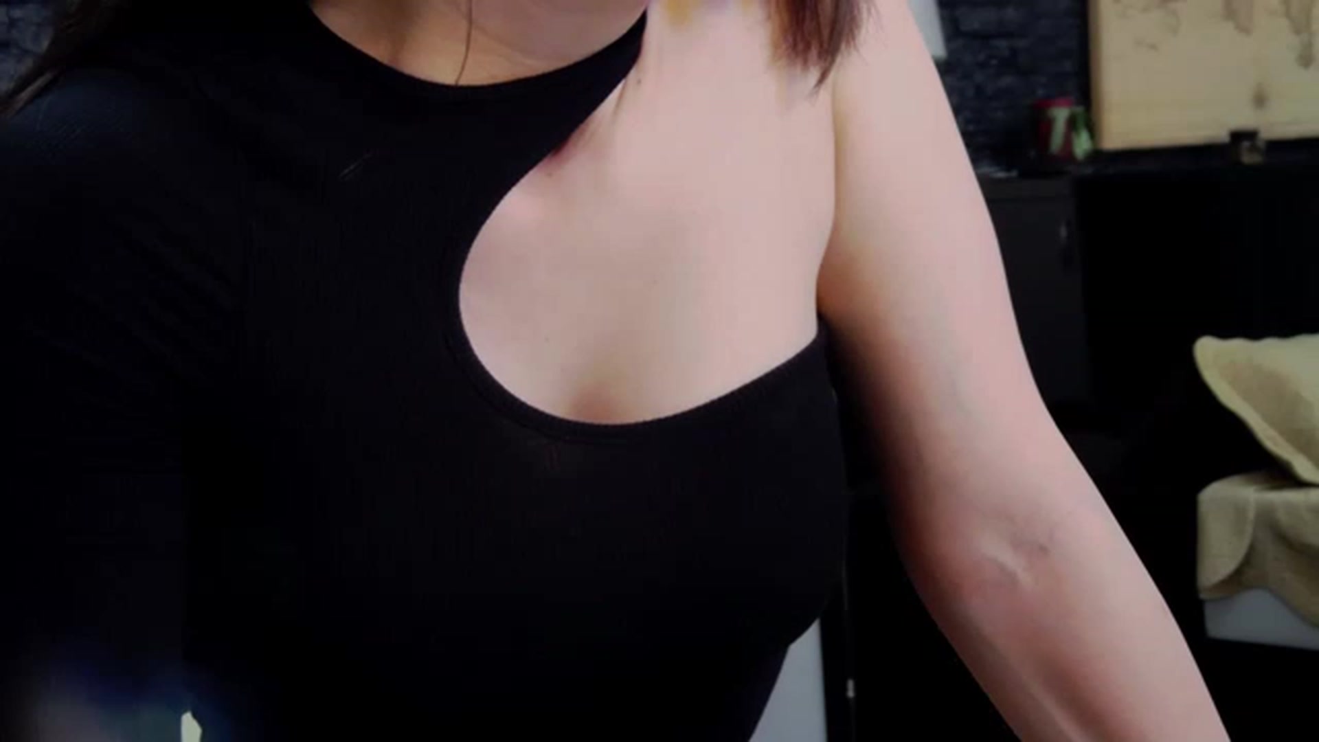 Gallery image thumbnail from IamAzaleea's myfreecams stream on, 03/20/2023, 16:03 image 20 of 20