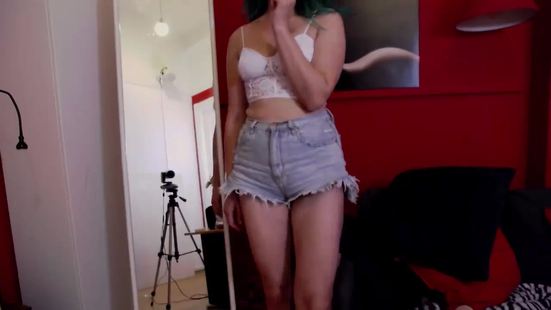 Gallery image thumbnail from IamAzaleea's myfreecams stream on, 08/23/2023, 23:32 image 18 of 20